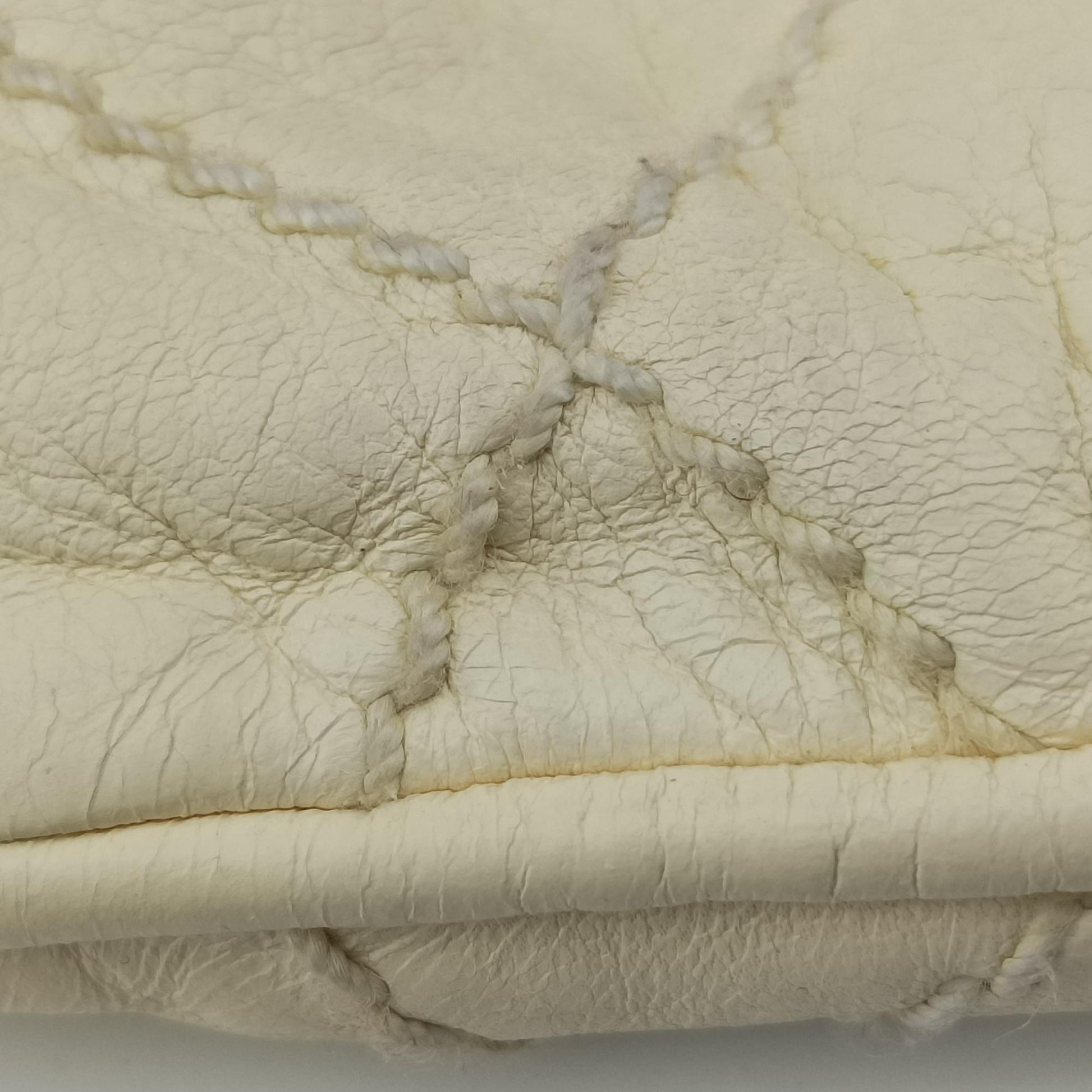 Wild Stitch Camellia Cream lambskin A25484 8984346ワイルドステッチ カメリア クリーム ラムスキン A25484 8984346