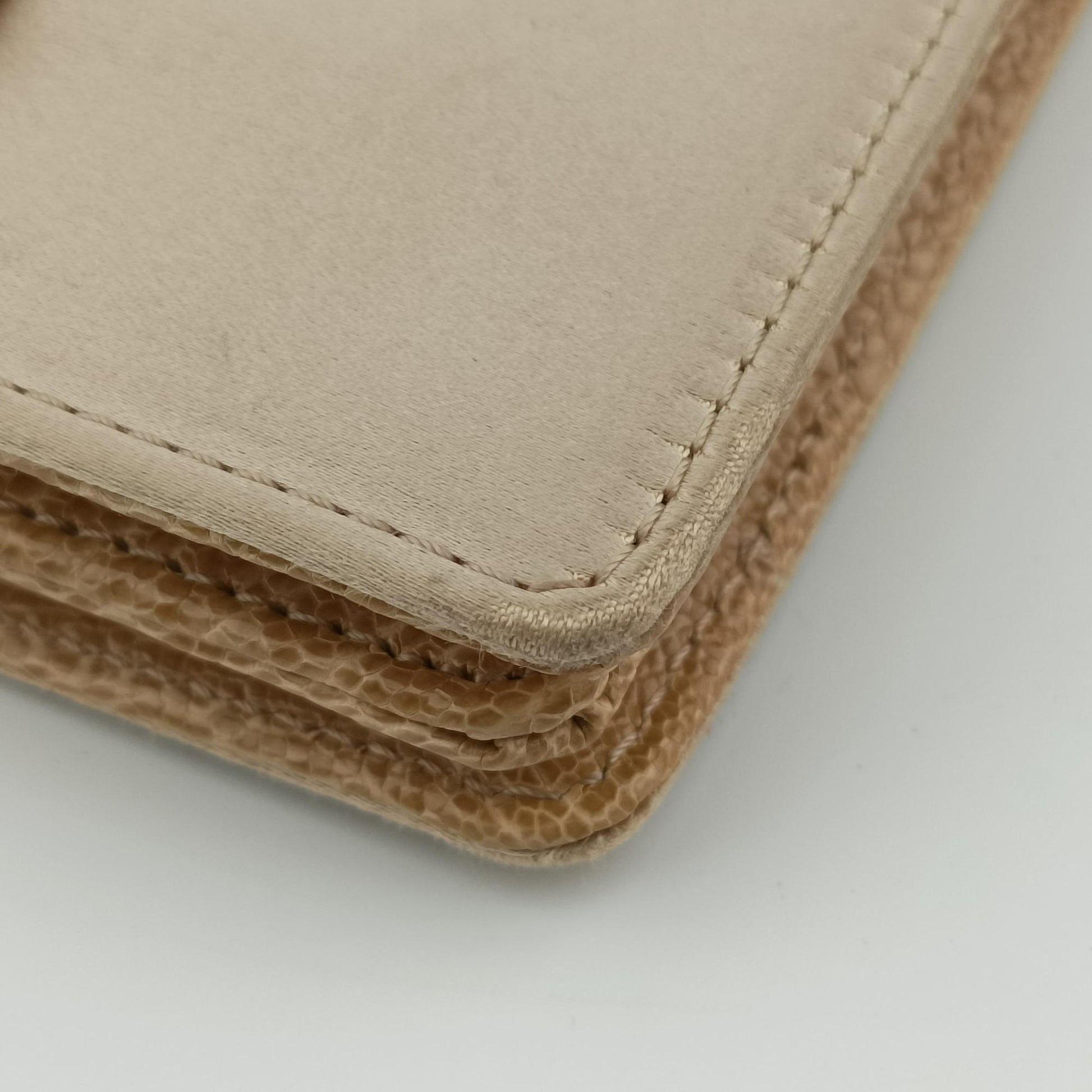 Square Flap Beige silk×leather 831507 83150790982スクエアフラップ ベージュ シルク×レザー 831507 83150790982