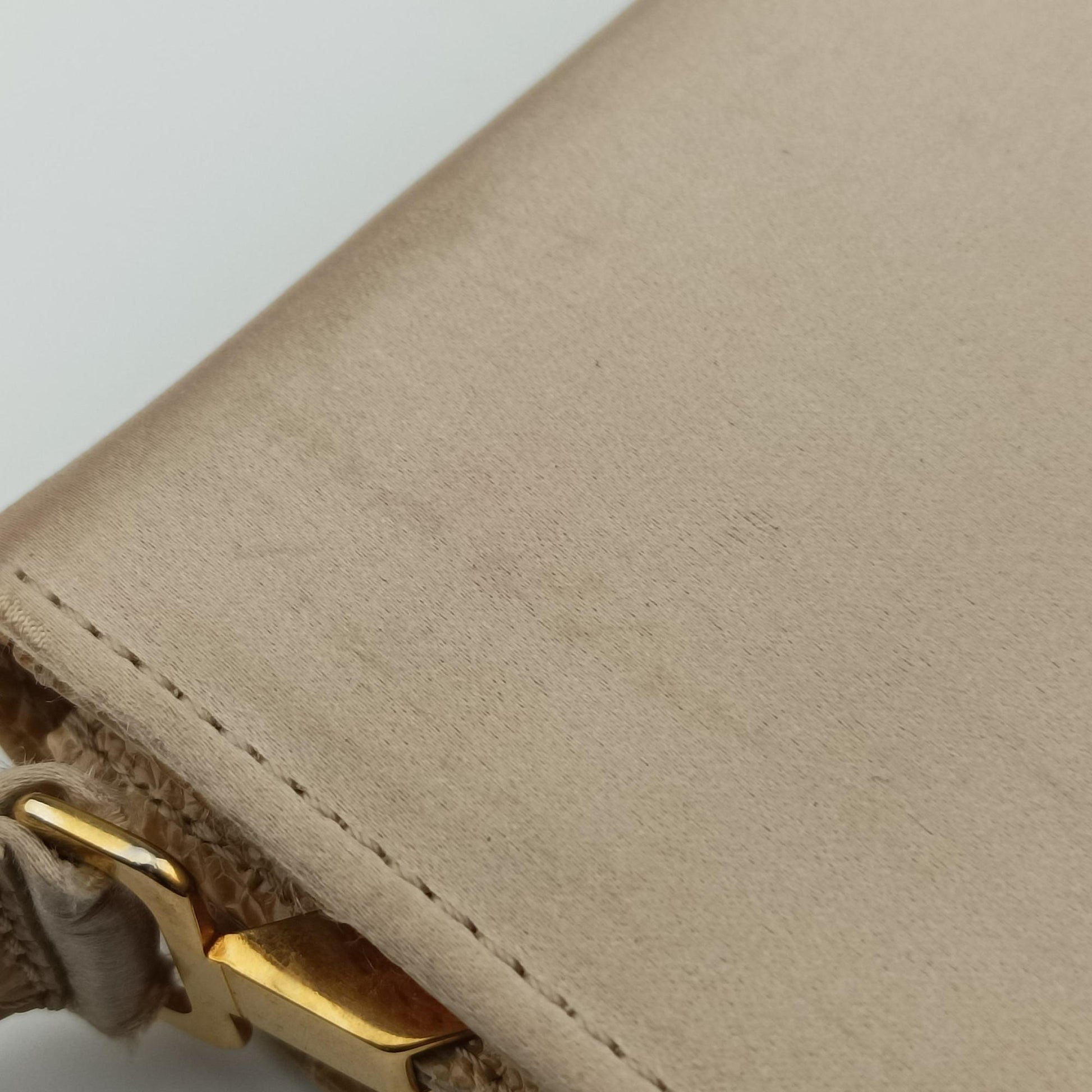 Square Flap Beige silk×leather 831507 83150790982スクエアフラップ ベージュ シルク×レザー 831507 83150790982