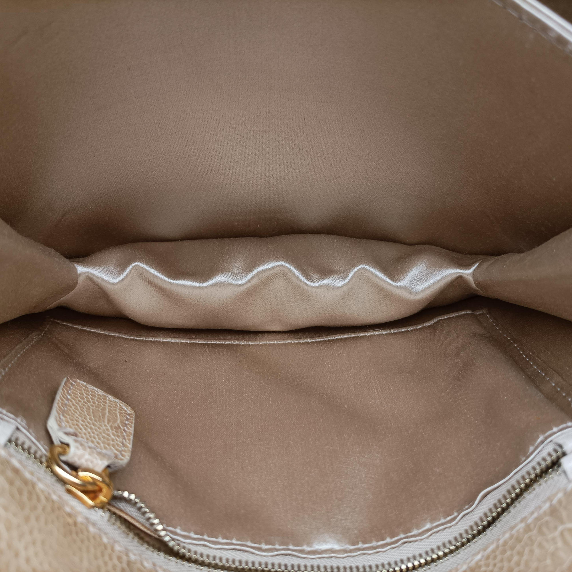 Square Flap Beige silk×leather 831507 83150790982スクエアフラップ ベージュ シルク×レザー 831507 83150790982