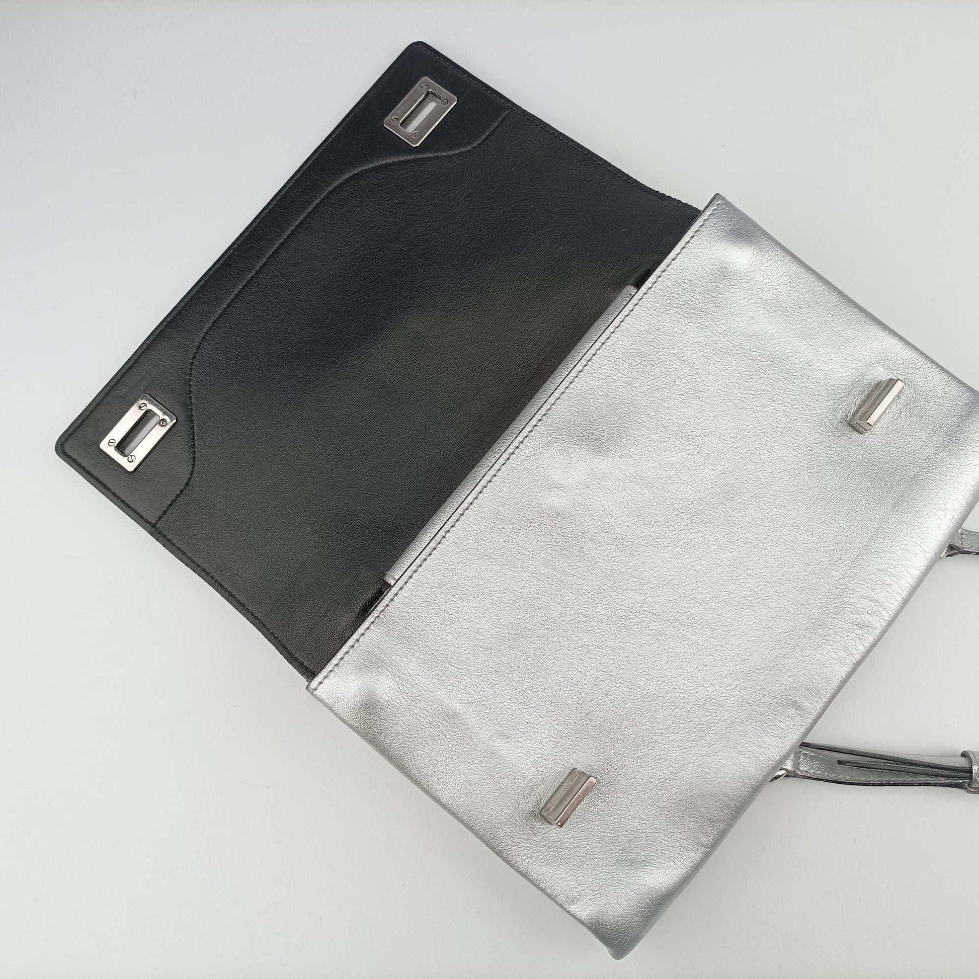 Half Flap Double Turn Lock Silver Leather 25ハーフフラップダブルターンロック シルバー レザー　 25