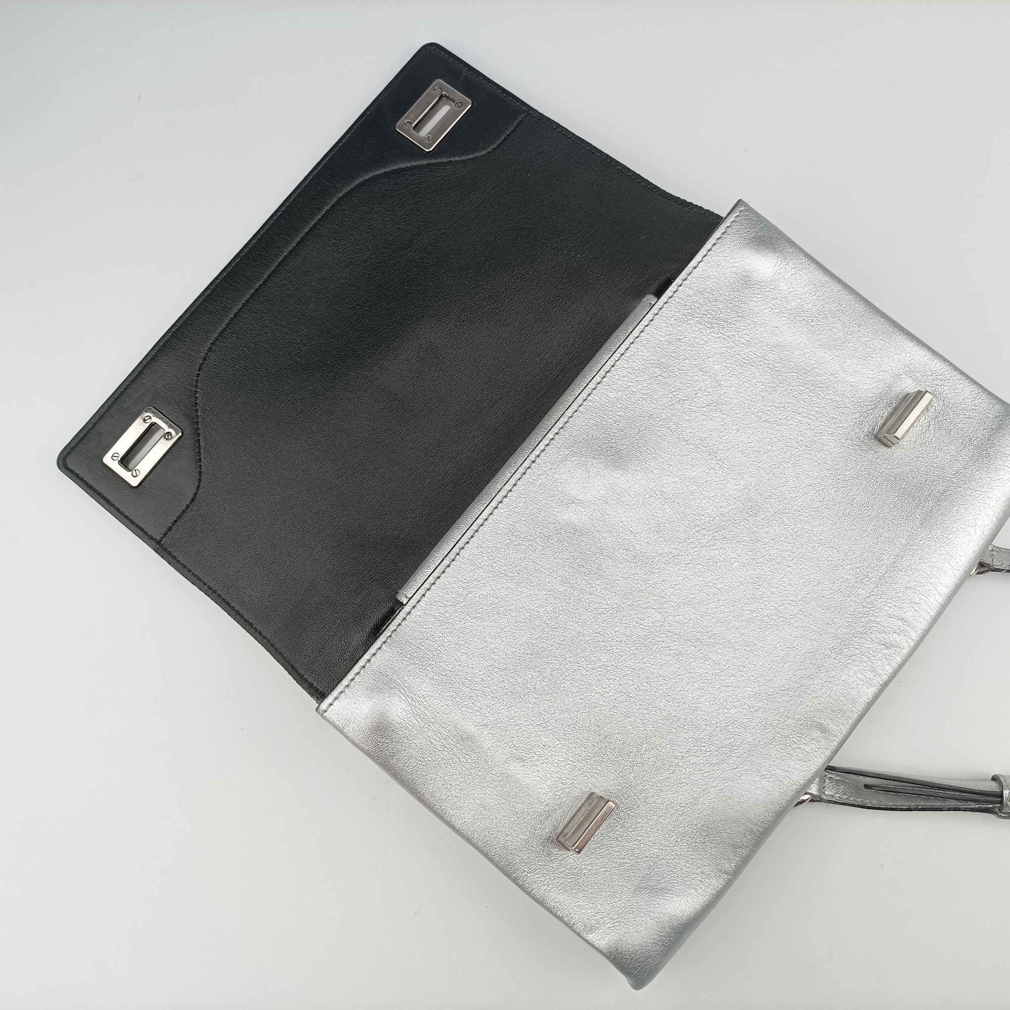 Half Flap Double Turn Lock Silver Leather 25ハーフフラップダブルターンロック シルバー レザー　 25