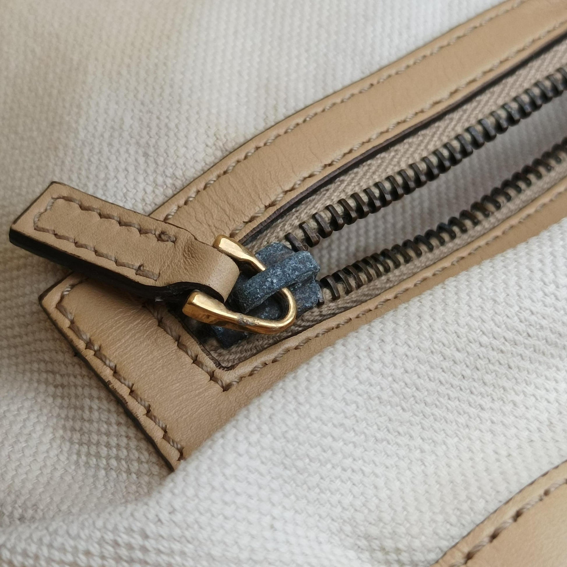 Scarlett Beige × Brownish Red canvas×leather 282299 A011592792スカーレット ベージュ × ブラウニッシュレッド キャンバス×レザー 282299 A011592792