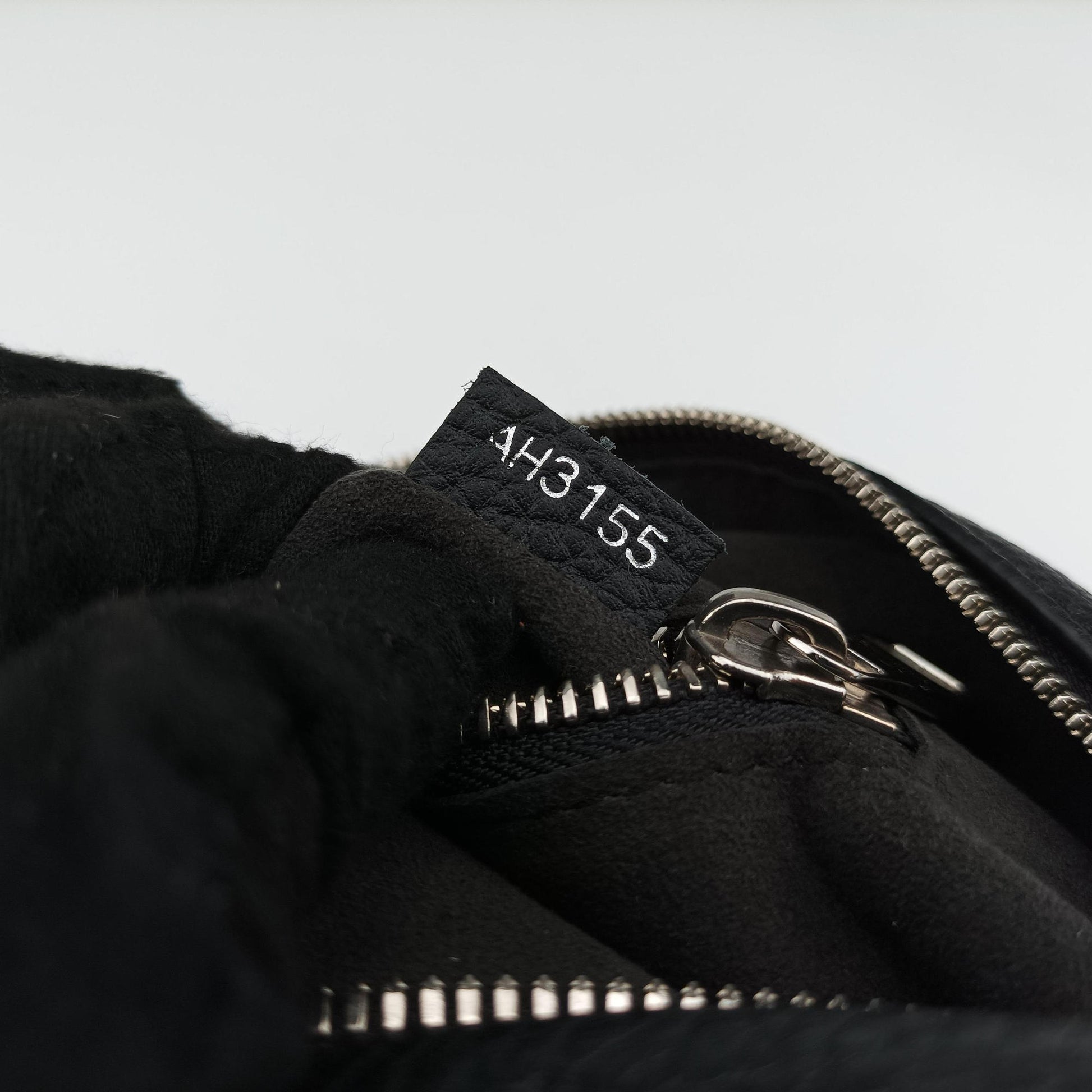 Victor Noir Taurillon Leather M41352 AH3155ヴィクトール ノワール トリヨン レザー M41352 AH3155
