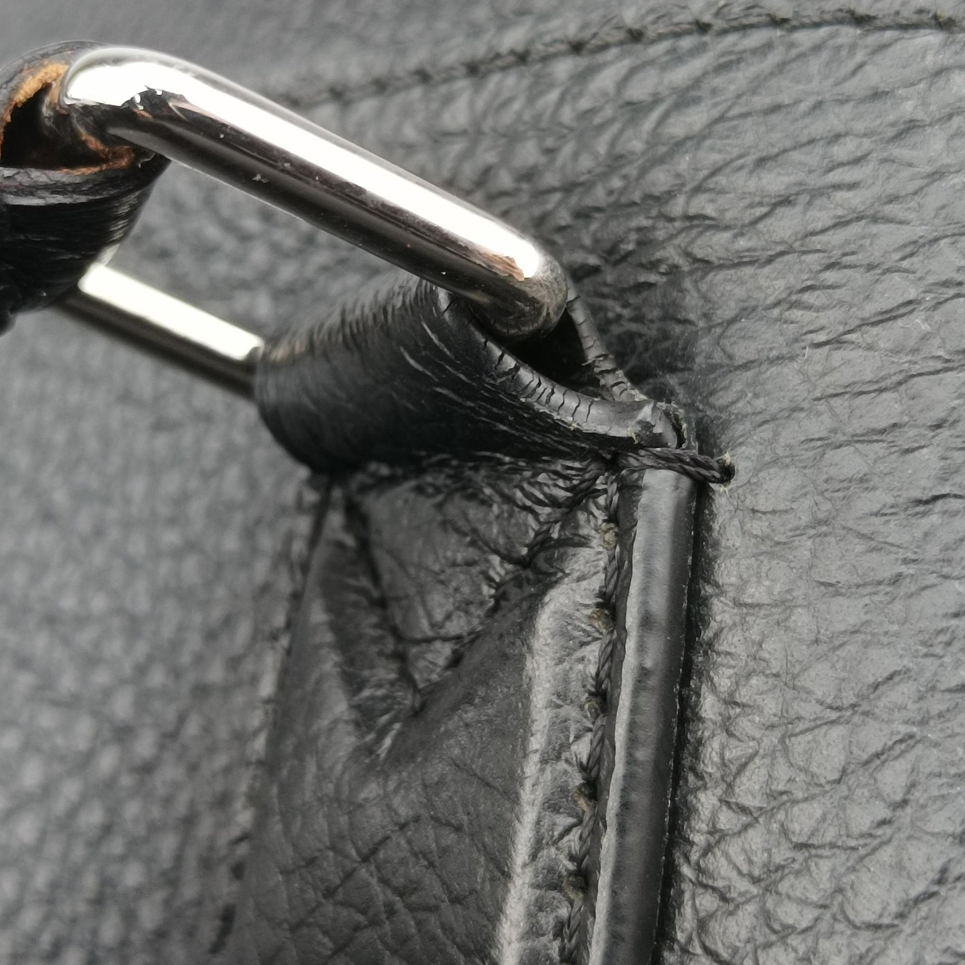 Victor Noir Taurillon Leather M41352 AH3155ヴィクトール ノワール トリヨン レザー M41352 AH3155