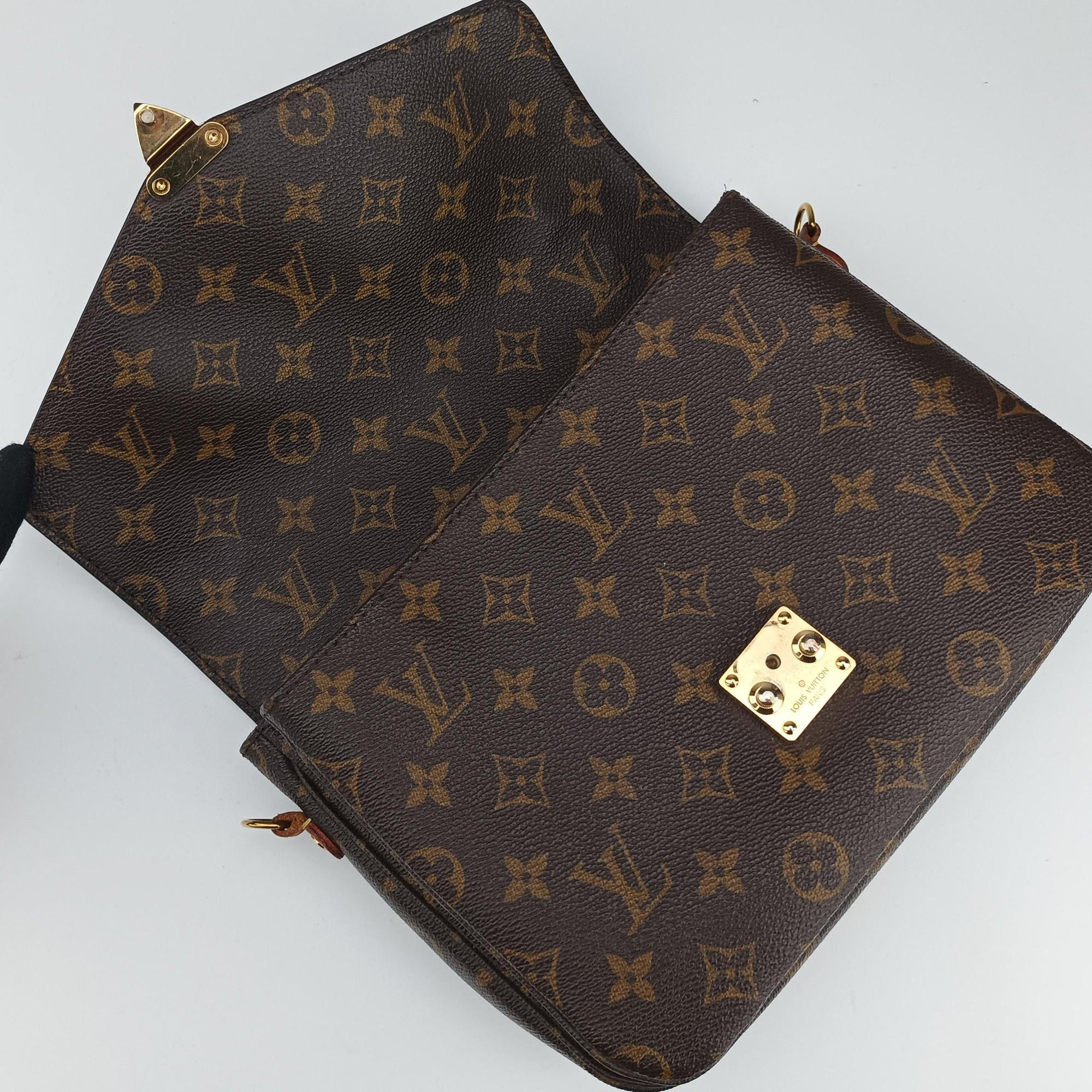 Pochette Metis MM Brown Monogram Canvas M44875 DU2146ポシェットメティスMM モノグラム/ブラウン モノグラムキャンバス M44875 DU2146