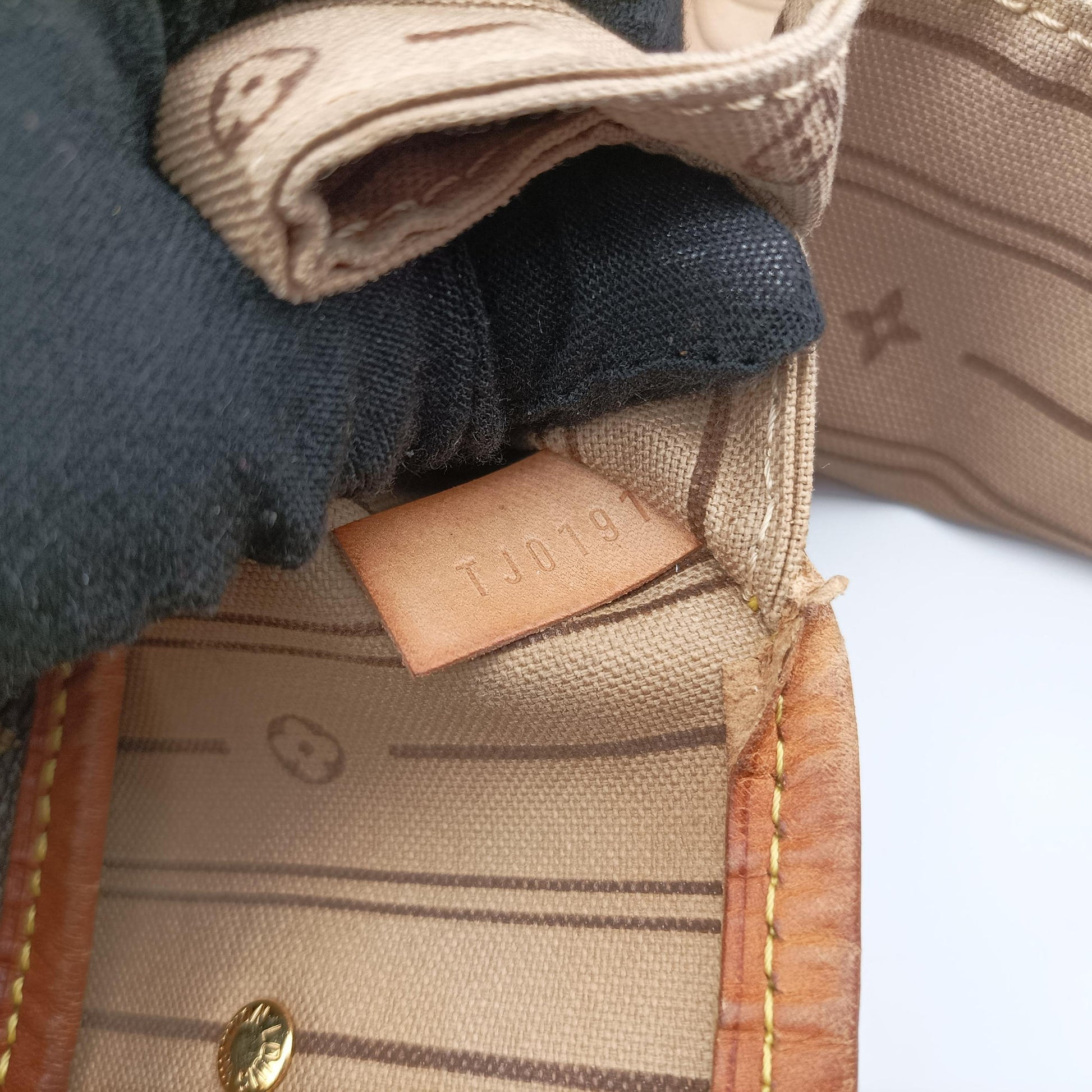 NEVERFULL GM Brown Monogram Canvas M40157 TJ0197ネヴァーフルGM モノグラム/ブラウン モノグラムキャンバス M40157 TJ0197