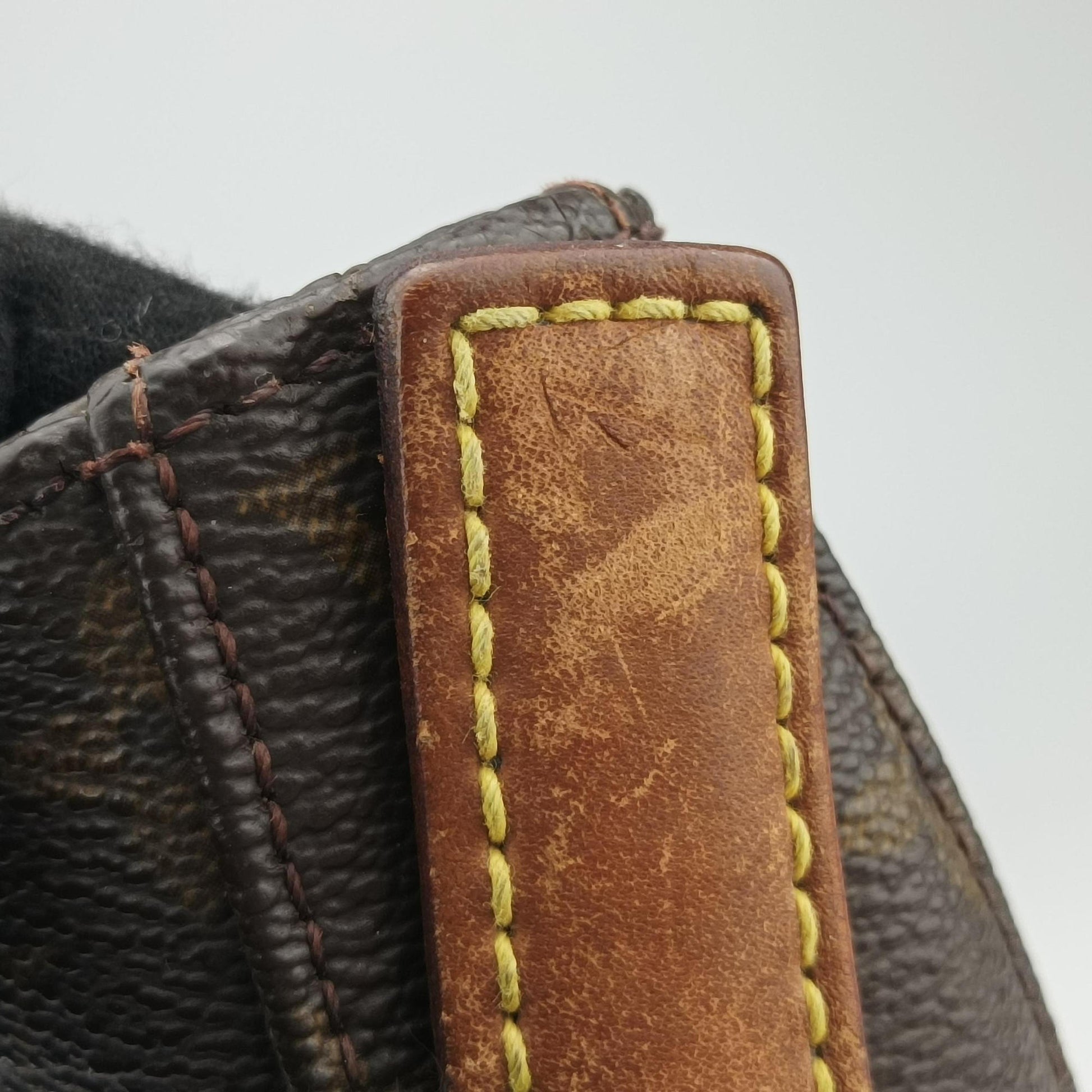 LOOPING GM Brown Monogram Canvas M51145 DU0091ルーピング GM モノグラム/ブラウン モノグラムキャンバス M51145 DU0091
