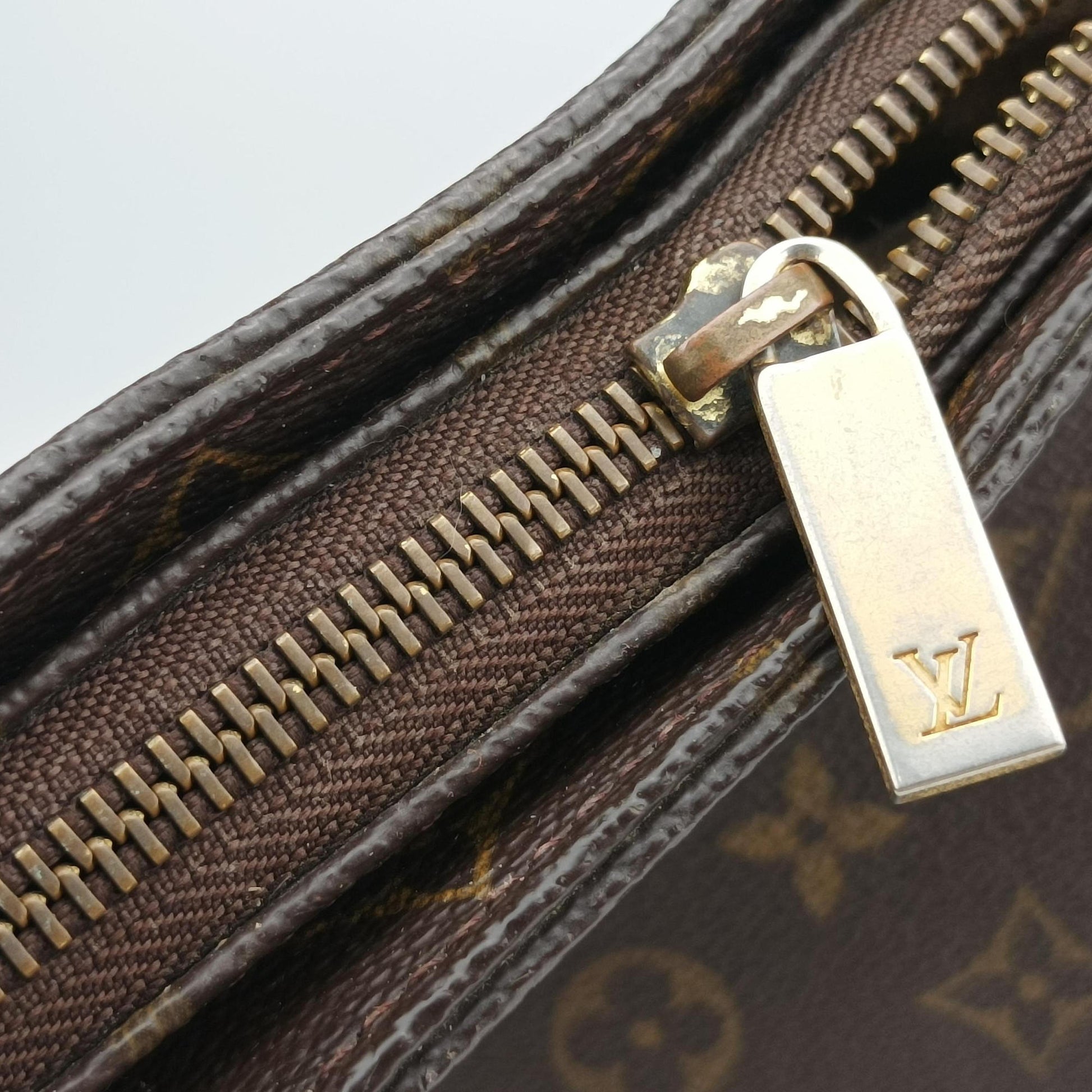 LOOPING GM Brown Monogram Canvas M51145 DU0091ルーピング GM モノグラム/ブラウン モノグラムキャンバス M51145 DU0091
