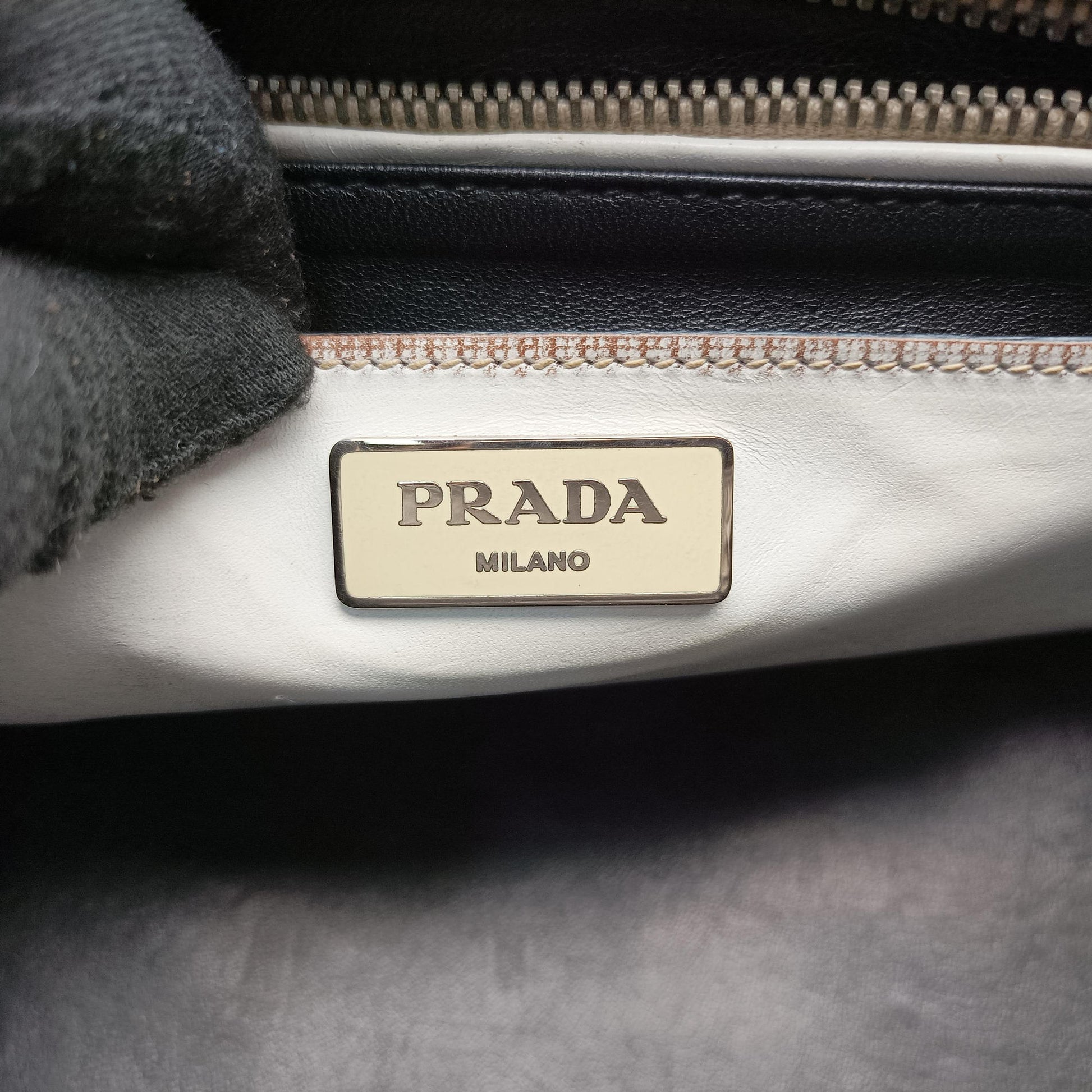 Vitello Vintage Studded Sound White Leather 110ヴィテッロ ヴィンテージ スタッデッド サウンド ホワイト レザー 110