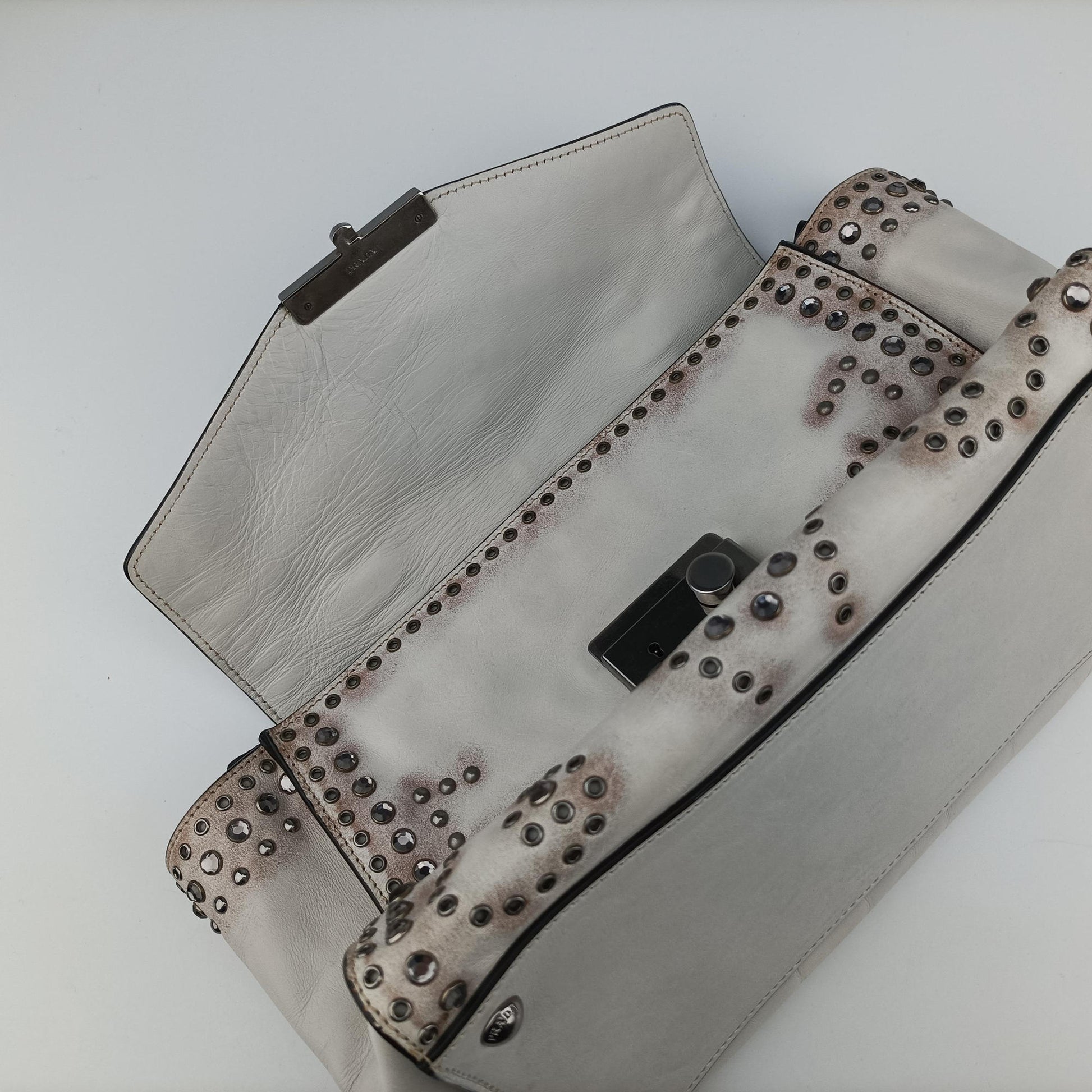Vitello Vintage Studded Sound White Leather 110ヴィテッロ ヴィンテージ スタッデッド サウンド ホワイト レザー 110