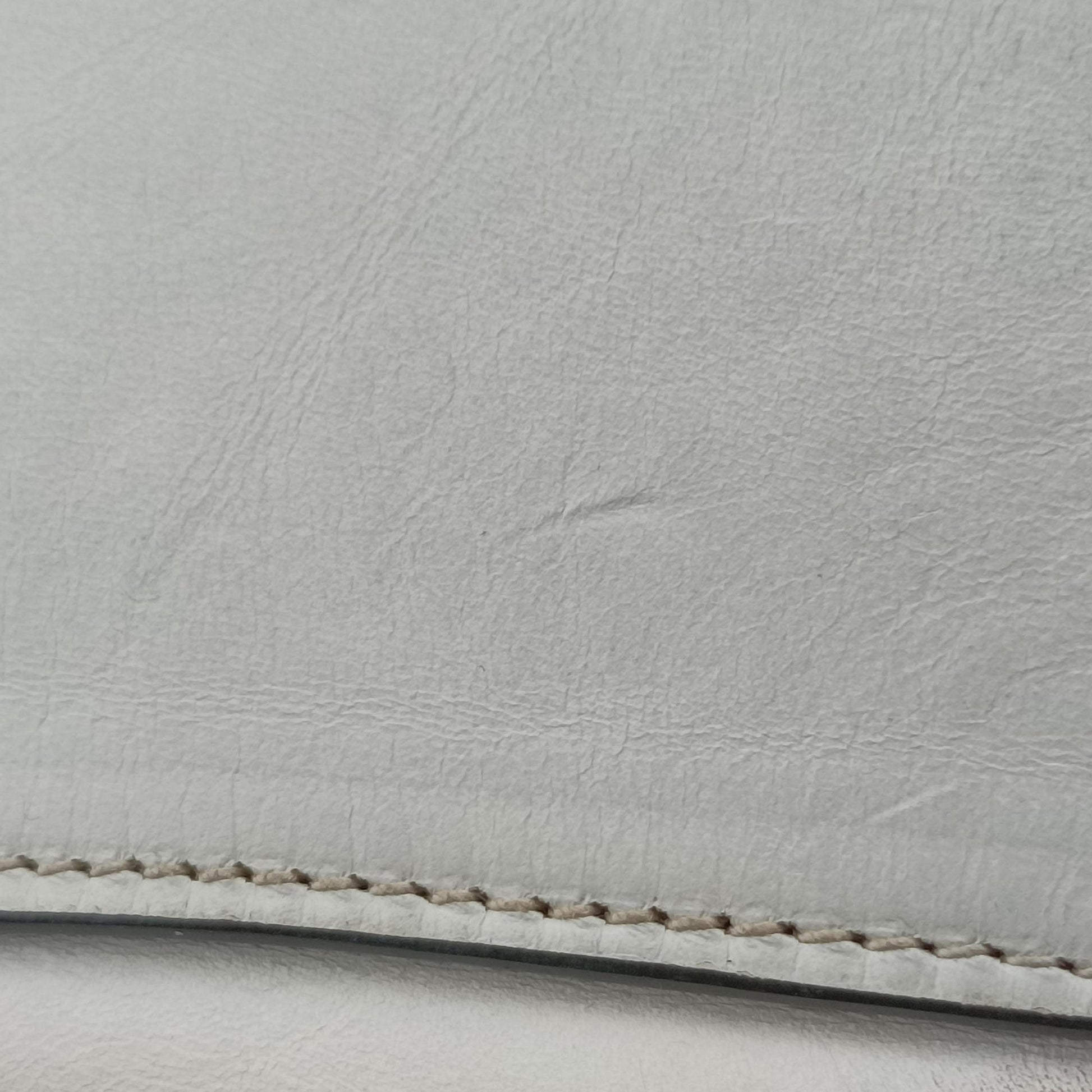 Vitello Vintage Studded Sound White Leather 110ヴィテッロ ヴィンテージ スタッデッド サウンド ホワイト レザー 110