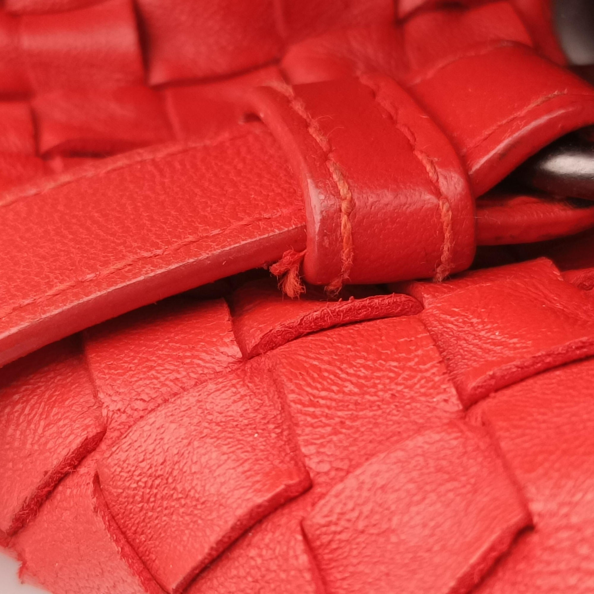 CAMPANA Intrecciato Red lambskin 125787 V0016 6576 EPEV 2011 510 Bカンパーナ イントレチャート レッド ラムスキン 125787 V0016 6576 EPEV 2011 510 B