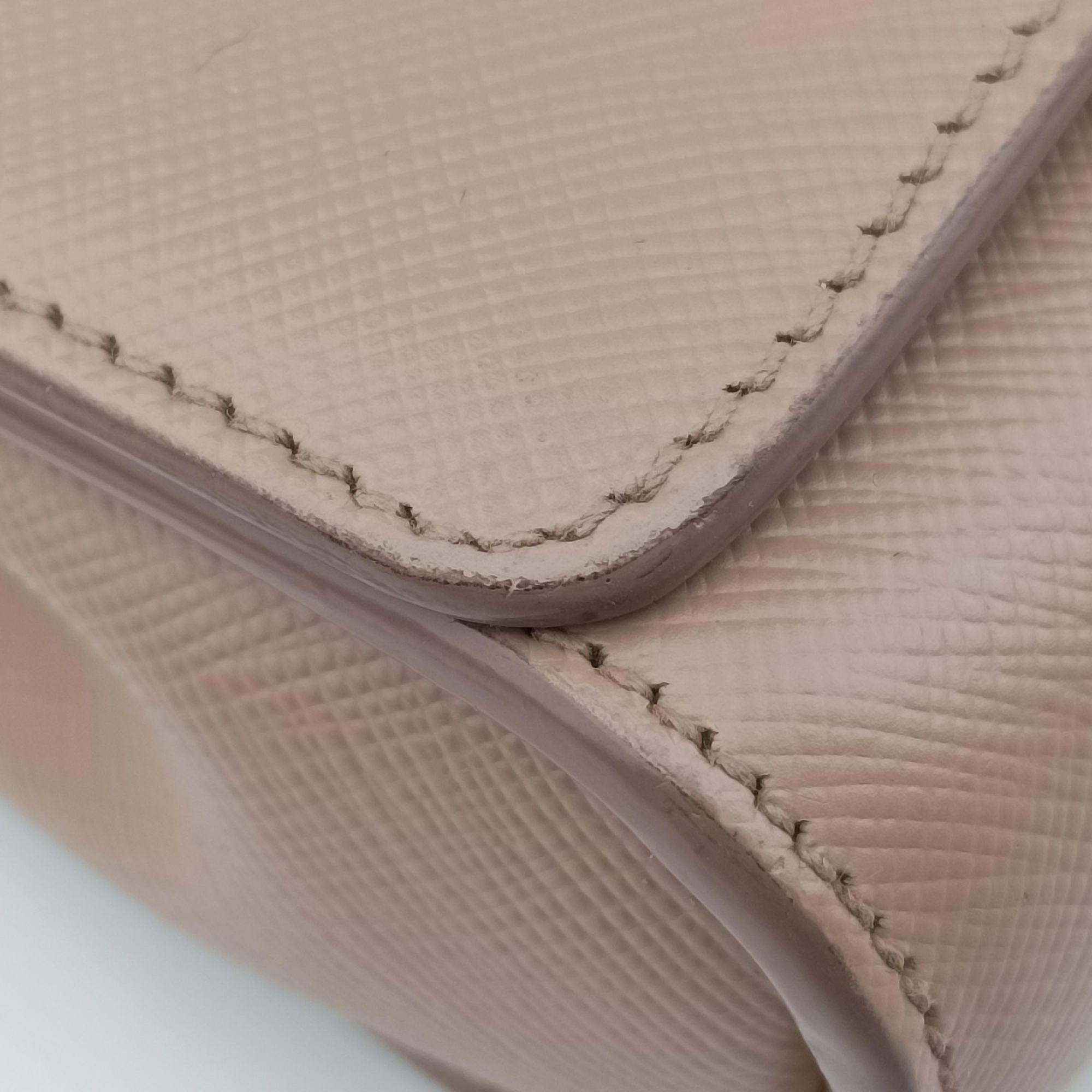 Vitello Diano Pink Saffiano Leather 1DH044 117 Gヴィテッロディアノ ピンク サフィアーノレザー 1DH044 117 G