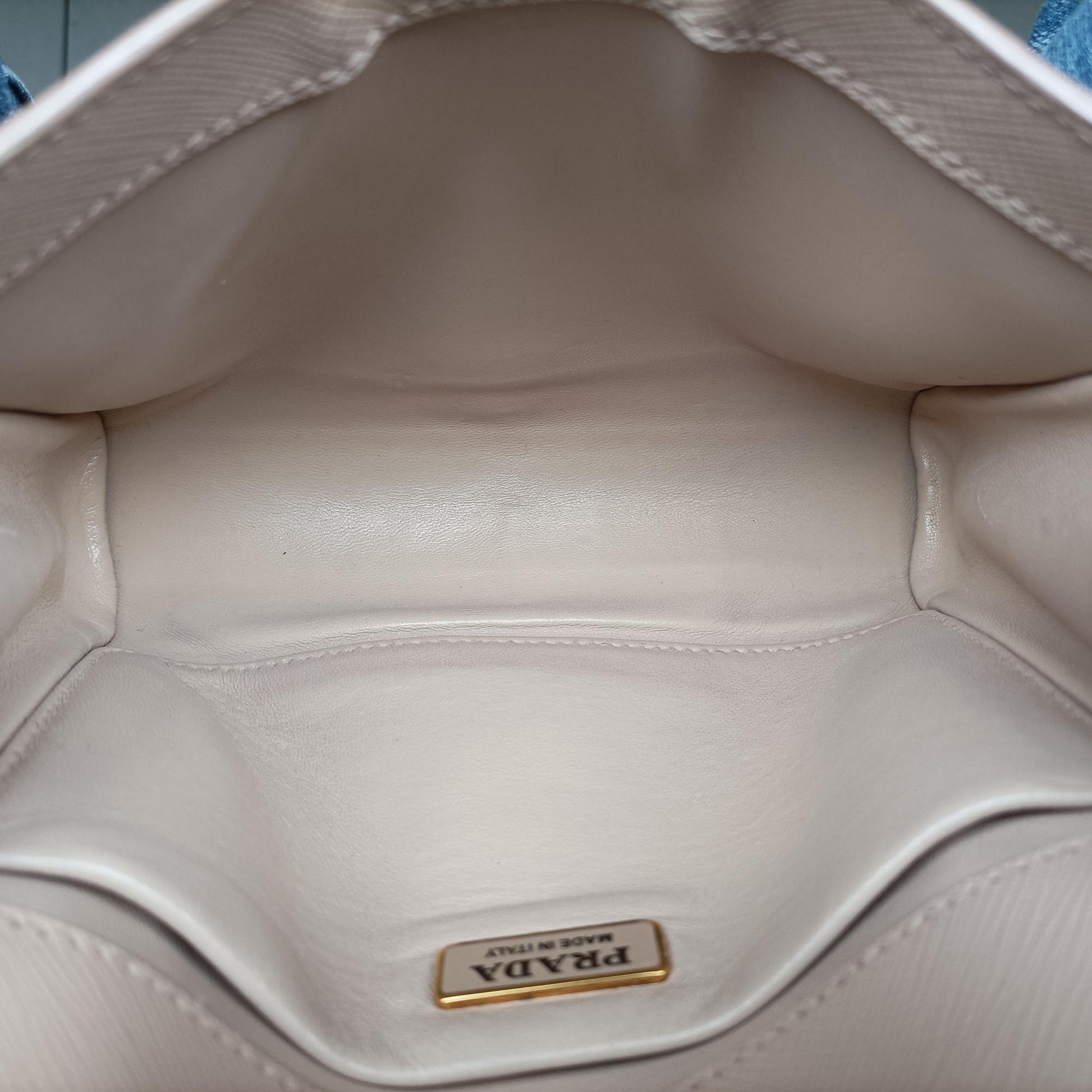 Vitello Diano Pink Saffiano Leather 1DH044 117 Gヴィテッロディアノ ピンク サフィアーノレザー 1DH044 117 G
