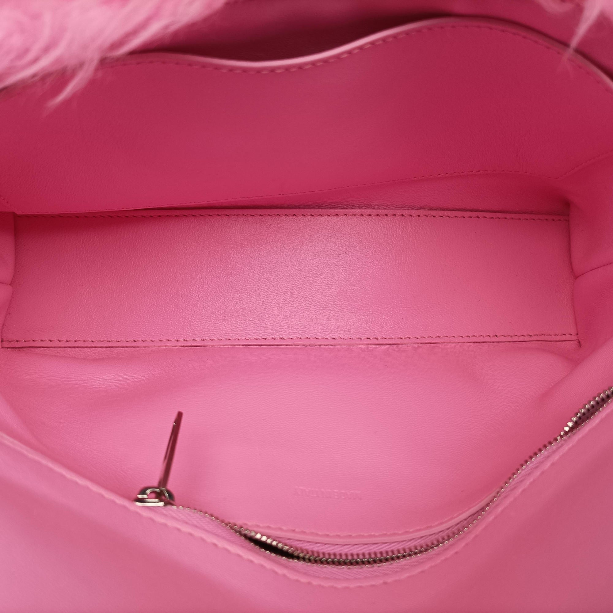 Hourglass Pink Faux fur 715153 5806.P.643888ダウンタウン ピンク フェイクファー 715153 5806.P.643888