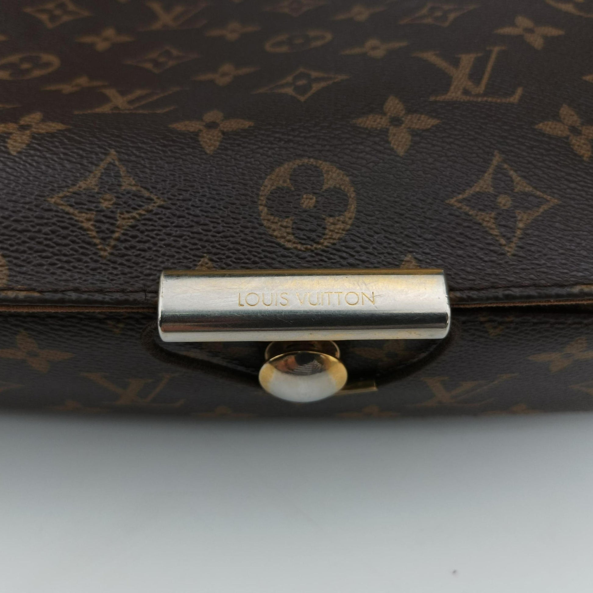 Abbesses Messenger MM brown Monogram canvas M97038 CA0151アベス メッセンジャーMM モノグラム/ブラウン モノグラムキャンバス M97038 CA0151