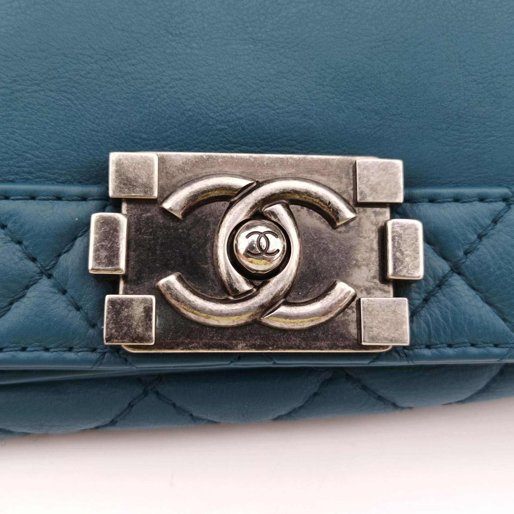 BOY CHANEL Blue Leather A67948 18938141ボーイシャネル ブルー レザー A67948 18938141