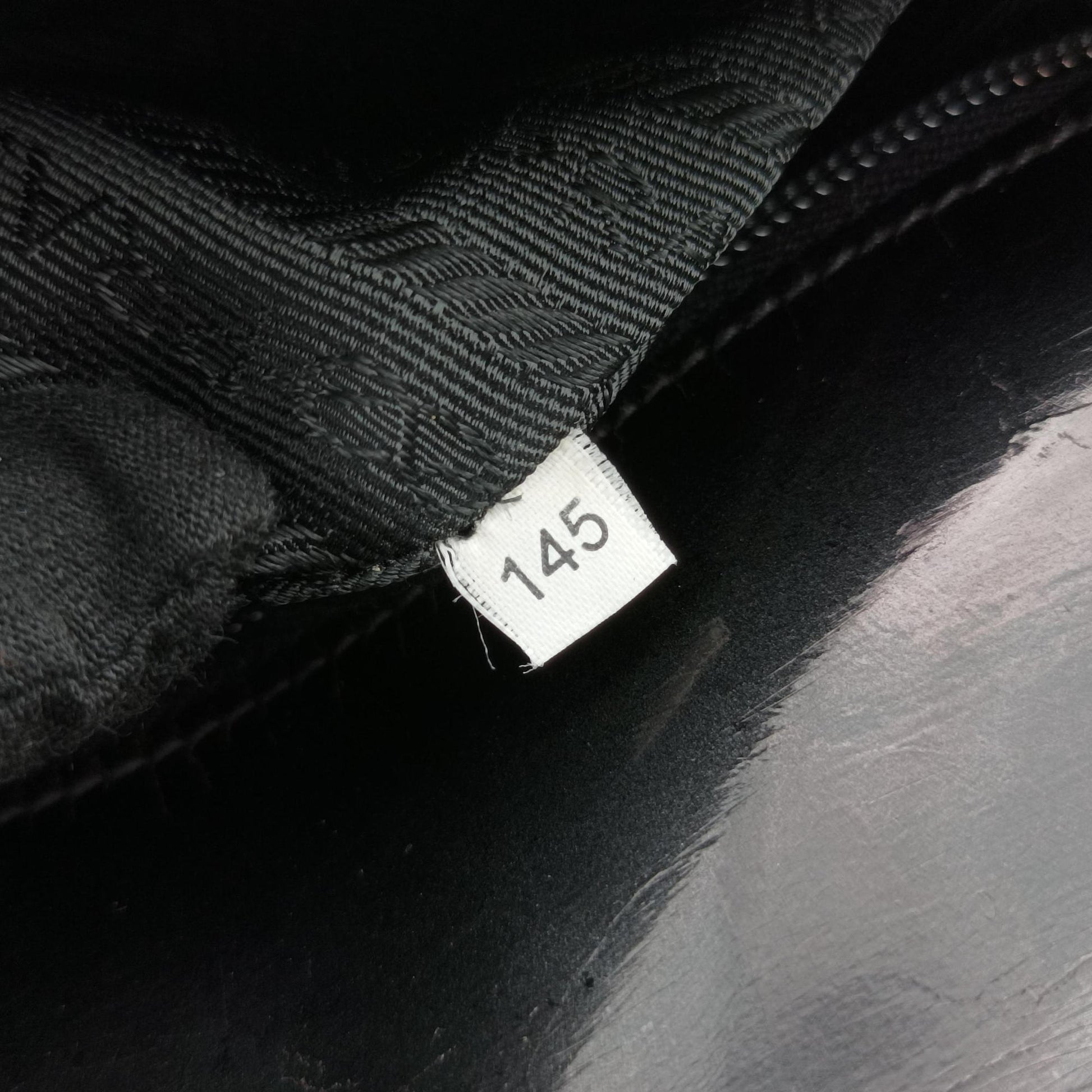 Half Moon Flap Black Leather B11231 145ハーフムーン フラップ ブラック レザー  B11231 145