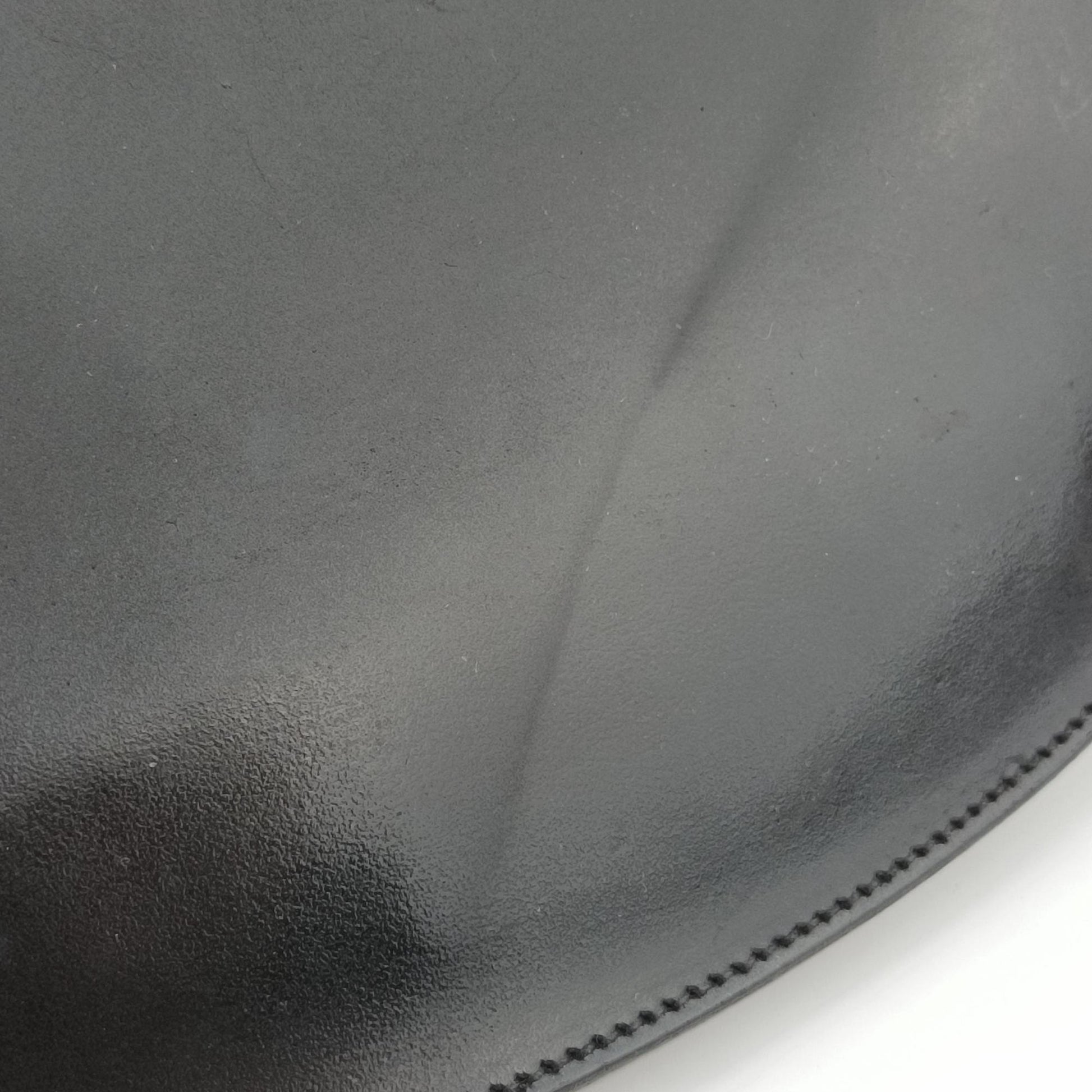 Half Moon Flap Black Leather B11231 145ハーフムーン フラップ ブラック レザー  B11231 145