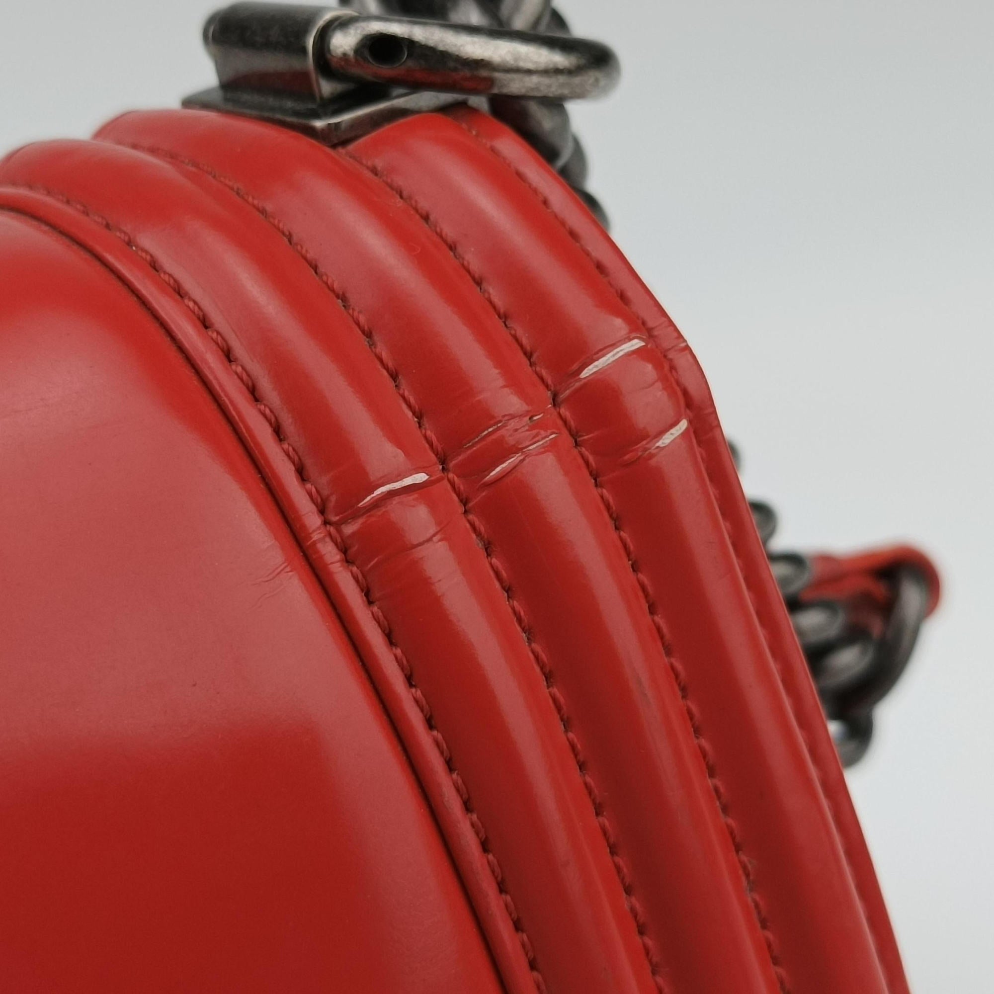 BOY CHANEL Red Leather A67086 21476168ボーイシャネル レッド レザー A67086 21476168