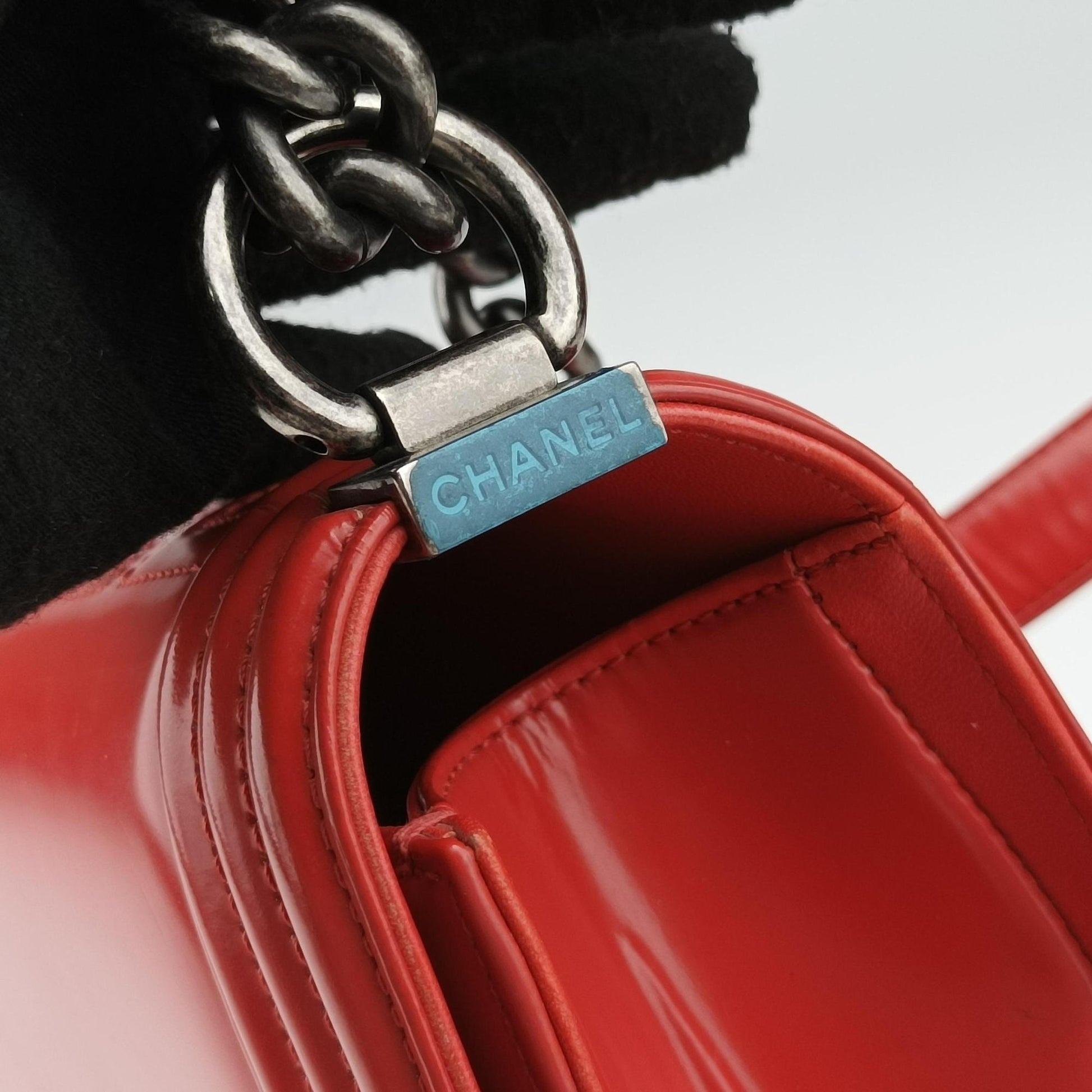 BOY CHANEL Red Leather A67086 21476168ボーイシャネル レッド レザー A67086 21476168