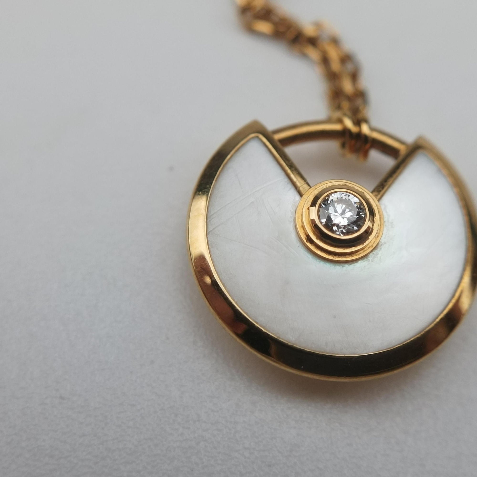 Amulette de Cartier Golden×White AU750 B3047100 HJP687アミュレット ドゥ カルティエ ゴールド×ホワイト AU750 B3047100 HJP687