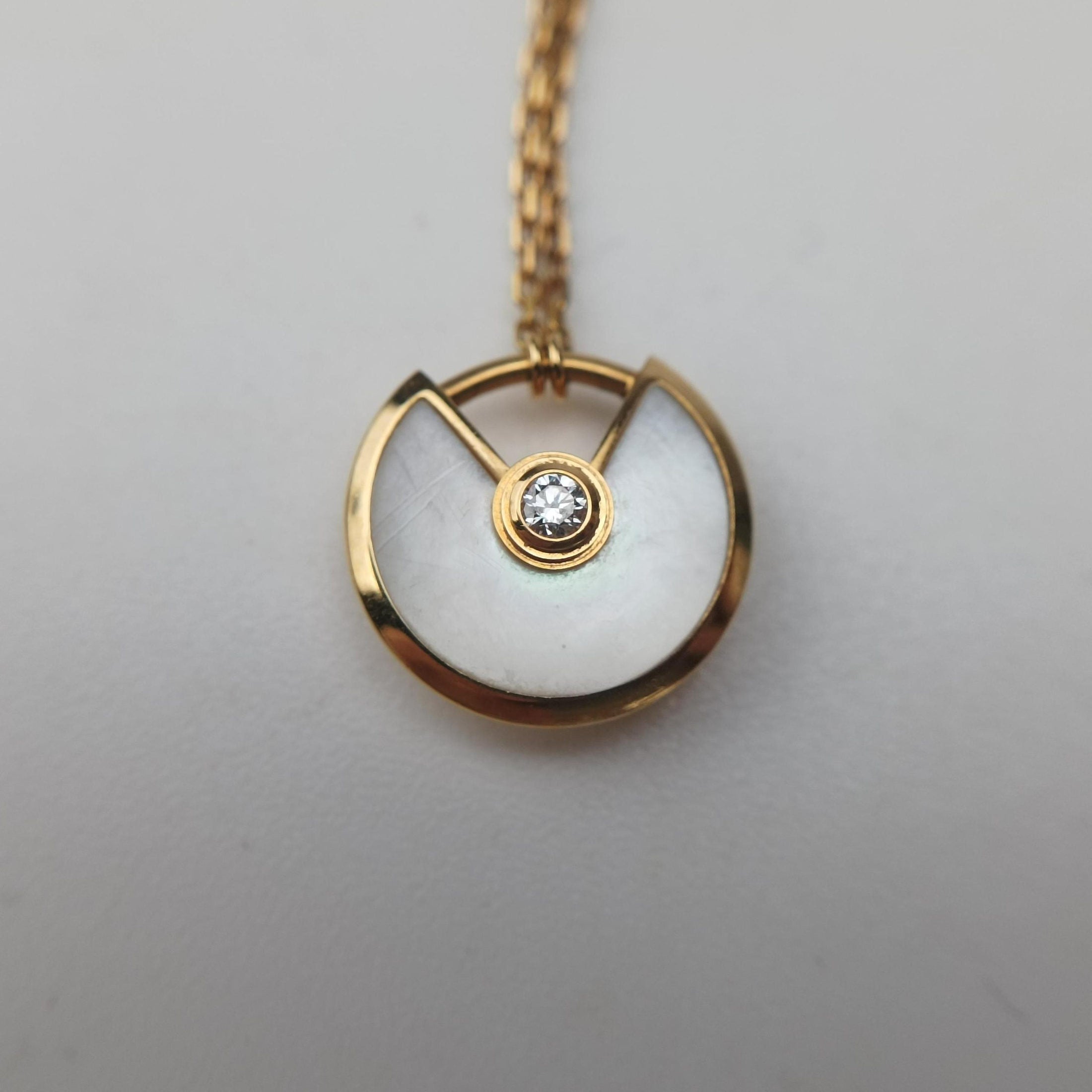 Amulette de Cartier Golden×White AU750 B3047100 HJP687アミュレット ドゥ カルティエ ゴールド×ホワイト AU750 B3047100 HJP687