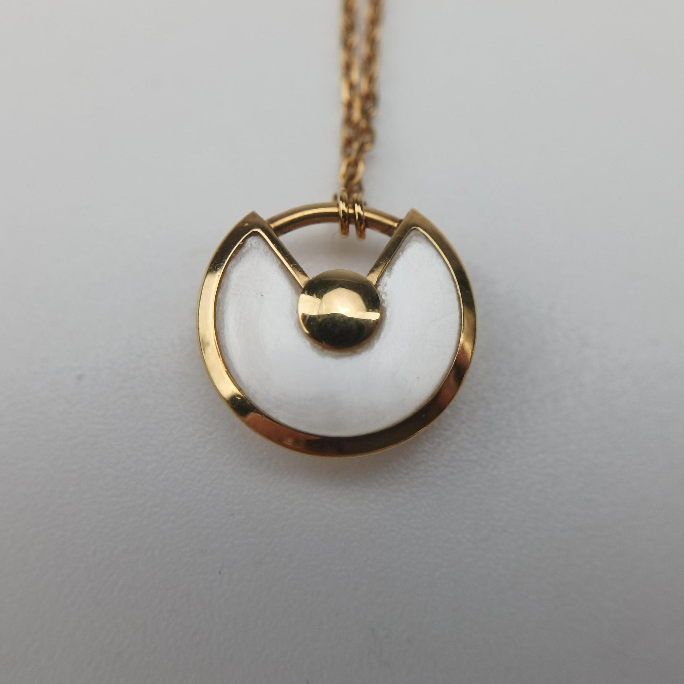 Amulette de Cartier Golden×White AU750 B3047100 HJP687アミュレット ドゥ カルティエ ゴールド×ホワイト AU750 B3047100 HJP687