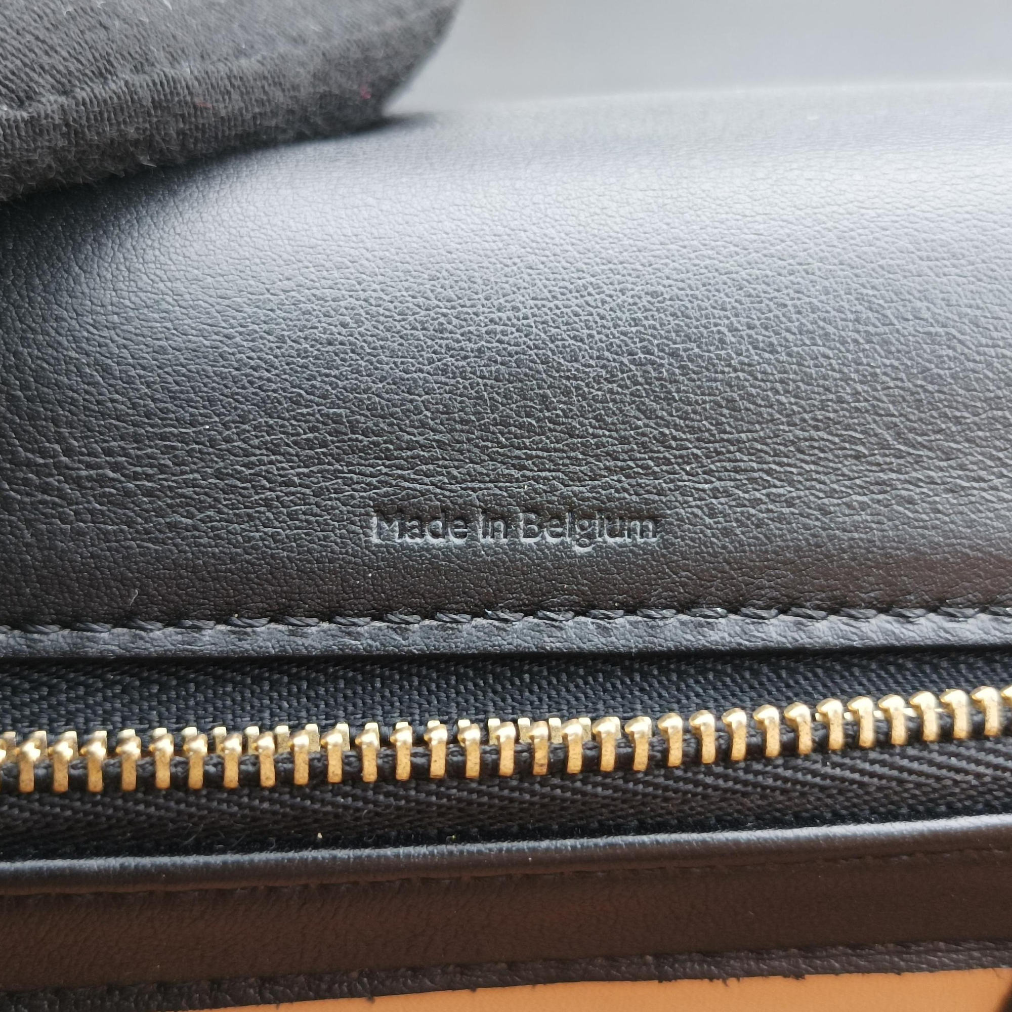 Tampete Black Leather タンペート ブラック レザー 