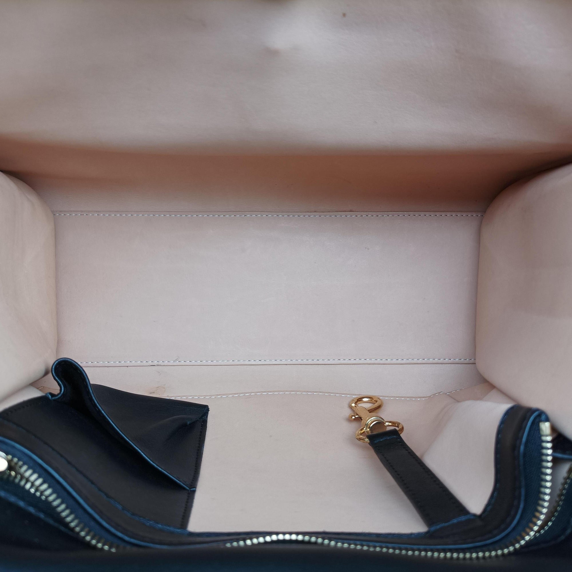 Tampete Black Leather タンペート ブラック レザー 