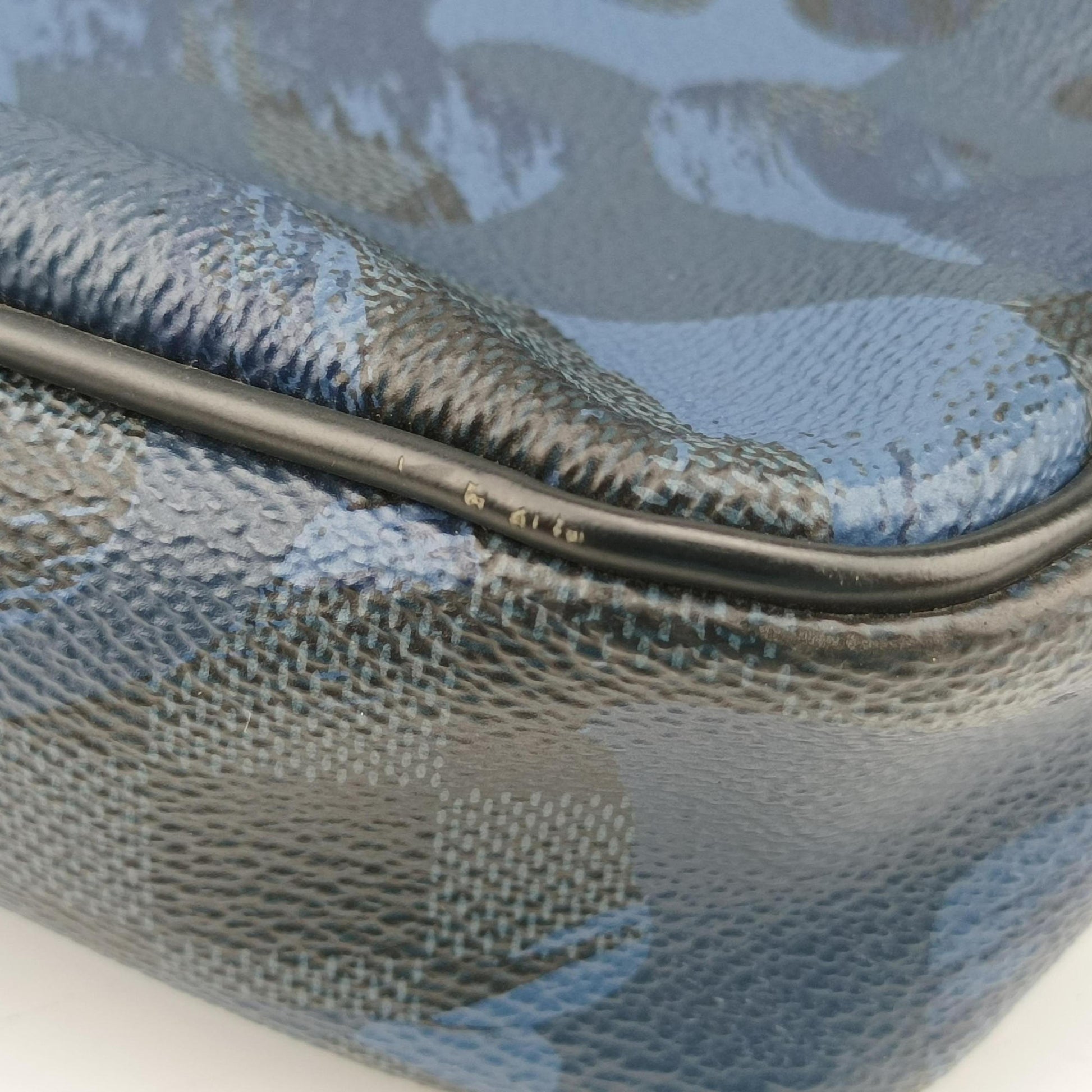 Porte Documents VoyagePM Blue Camouflage Damier Cobalt Canvas N41507 GI1156ポルトドキュマンヴォワヤージュPM ブルー カモフラージュ ダミエ コバルトキャンバス N41507 GI1156