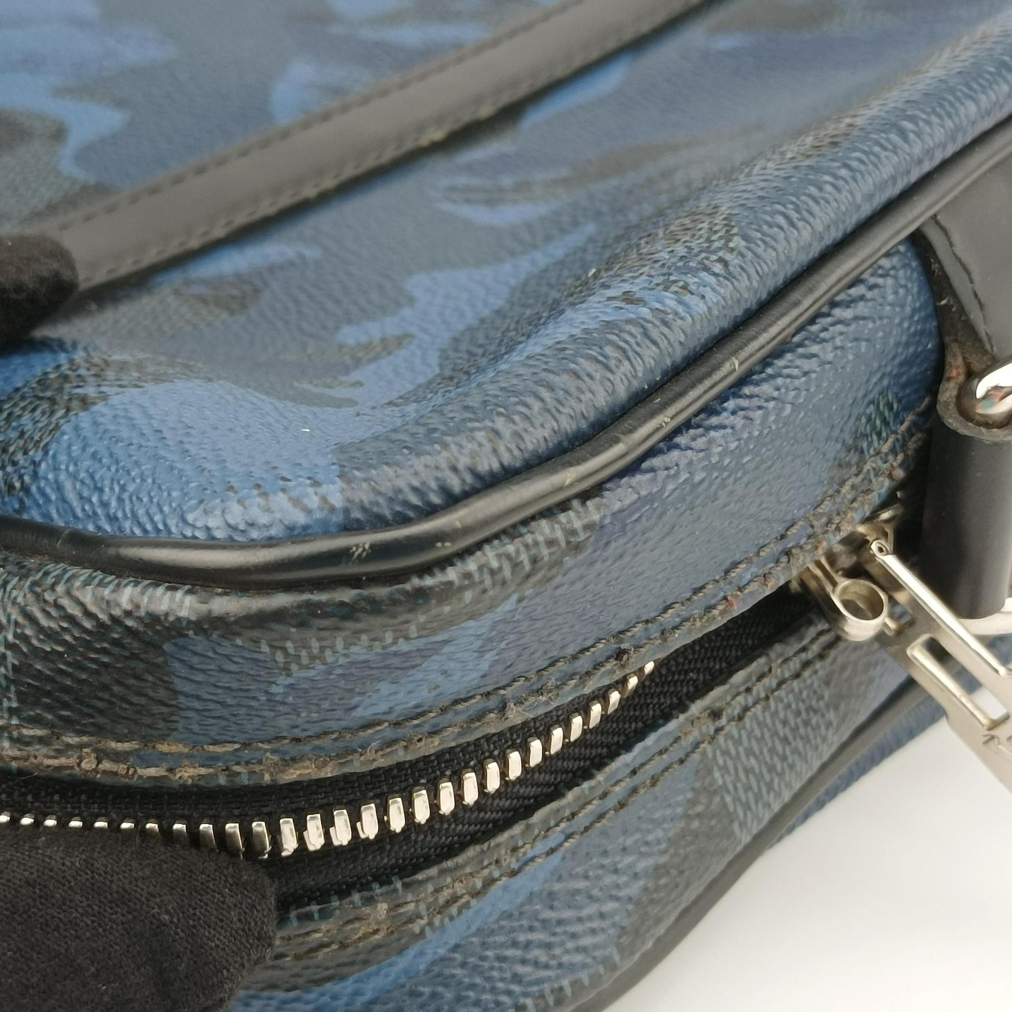 Porte Documents VoyagePM Blue Camouflage Damier Cobalt Canvas N41507 GI1156ポルトドキュマンヴォワヤージュPM ブルー カモフラージュ ダミエ コバルトキャンバス N41507 GI1156
