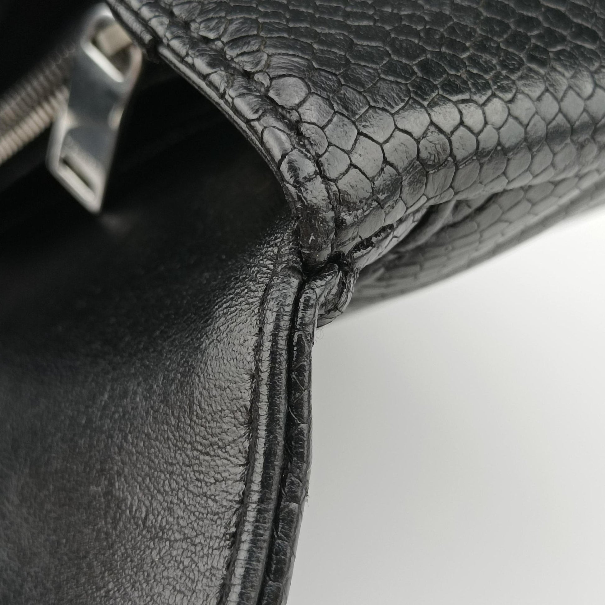 COLLEGE Medium Black Chevron-quilted leather 600279 TCT600279.0620カレッジ ミディアム ブラック キルティングレザー 600279 TCT600279.0620
