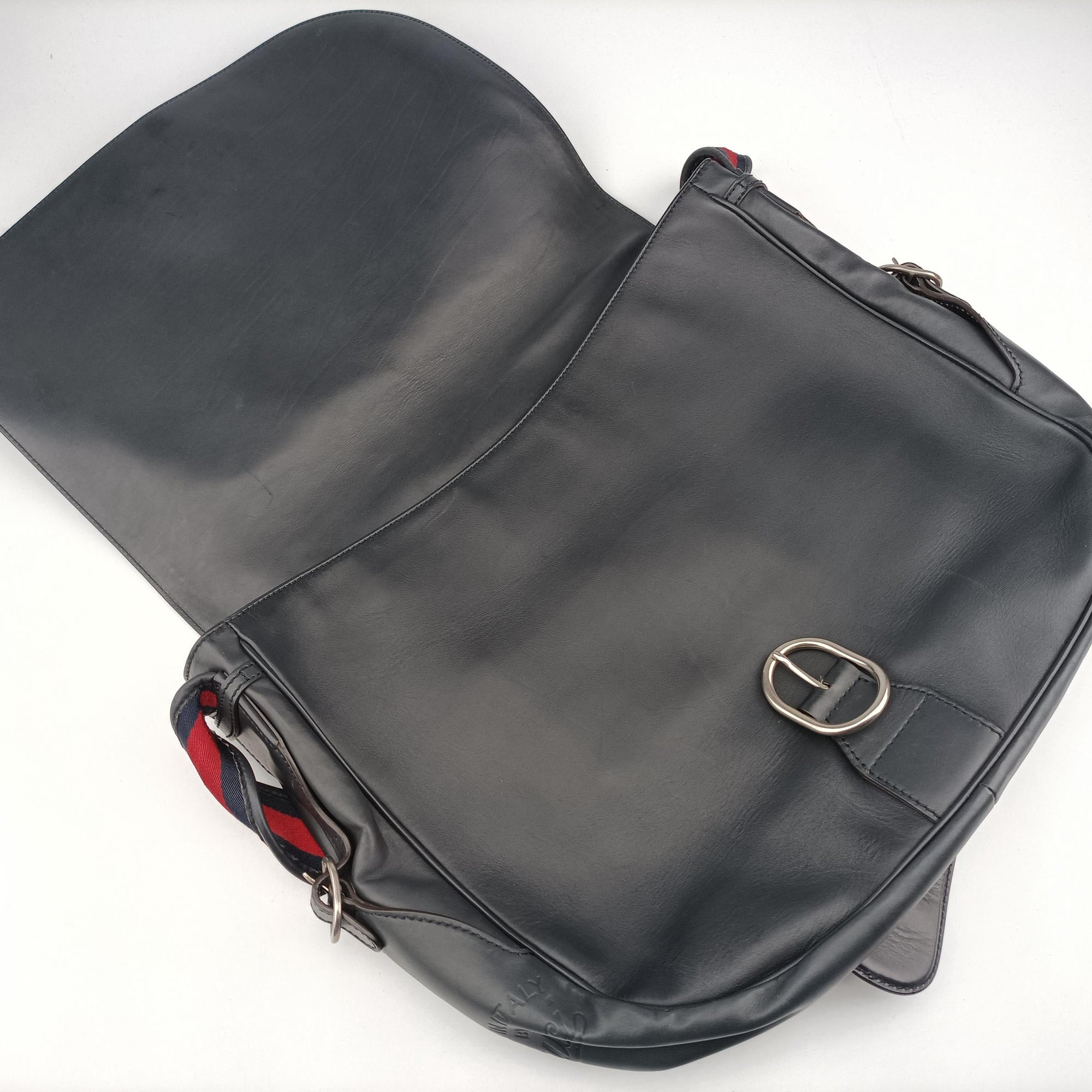 MessengerBlackLeatherH8517592メッセンジャーブラック レザーH8517592