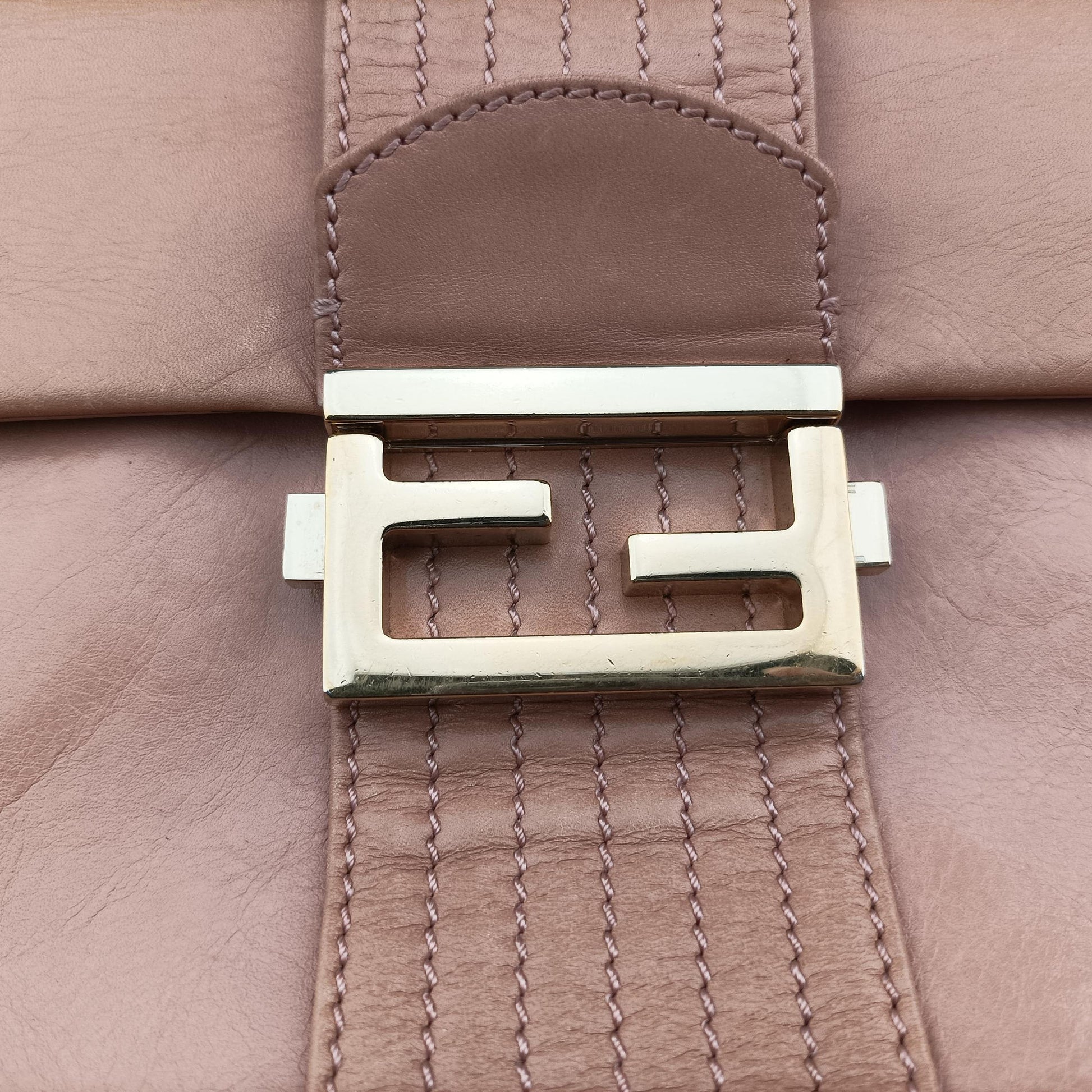 Maxi Baguette Flap Pink Leather 8BT143 8BT143-ZM1 109-2579マキシ バゲット フラップ ピンク レザー 8BT143 8BT143-ZM1 109-2579