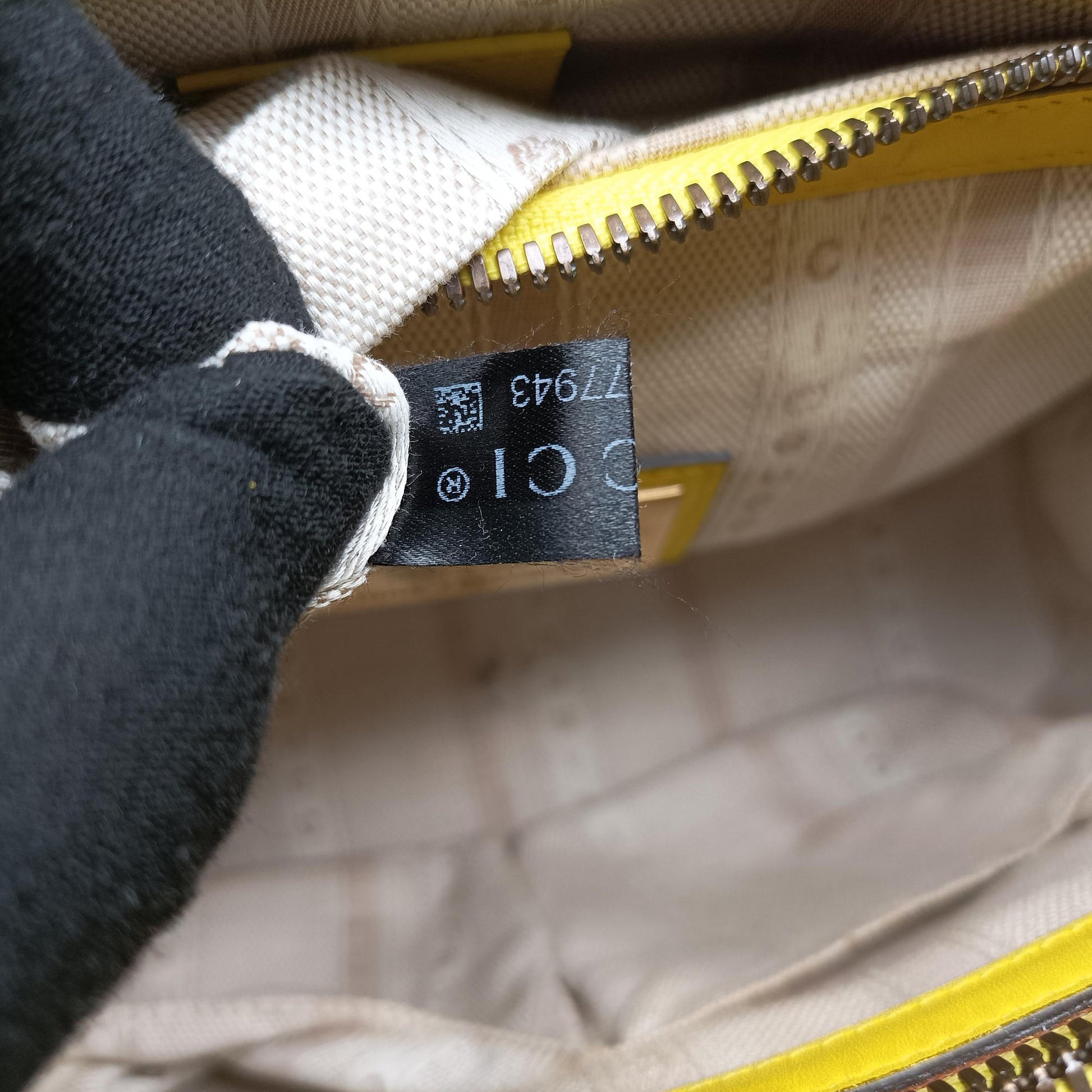 Bright Bit Yellow Patent 371925 E017477943ブライトビット イエロー パテント 371925 E017477943