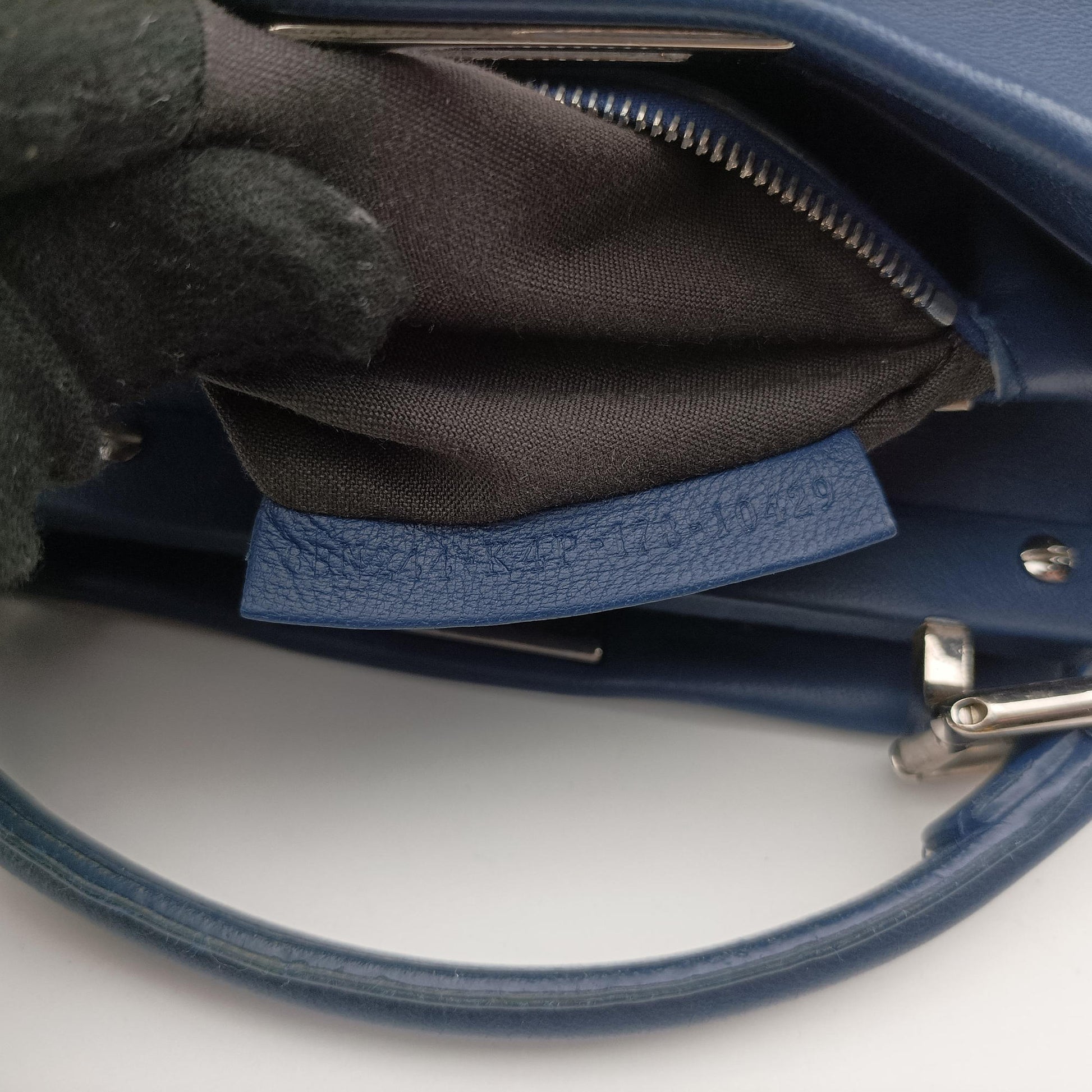 PEEKABOO mini Blue Leather 8BN244 8BN244-K4P-178-10429ピーカブー ミニ ブルー レザー 8BN244 8BN244-K4P-178-10429