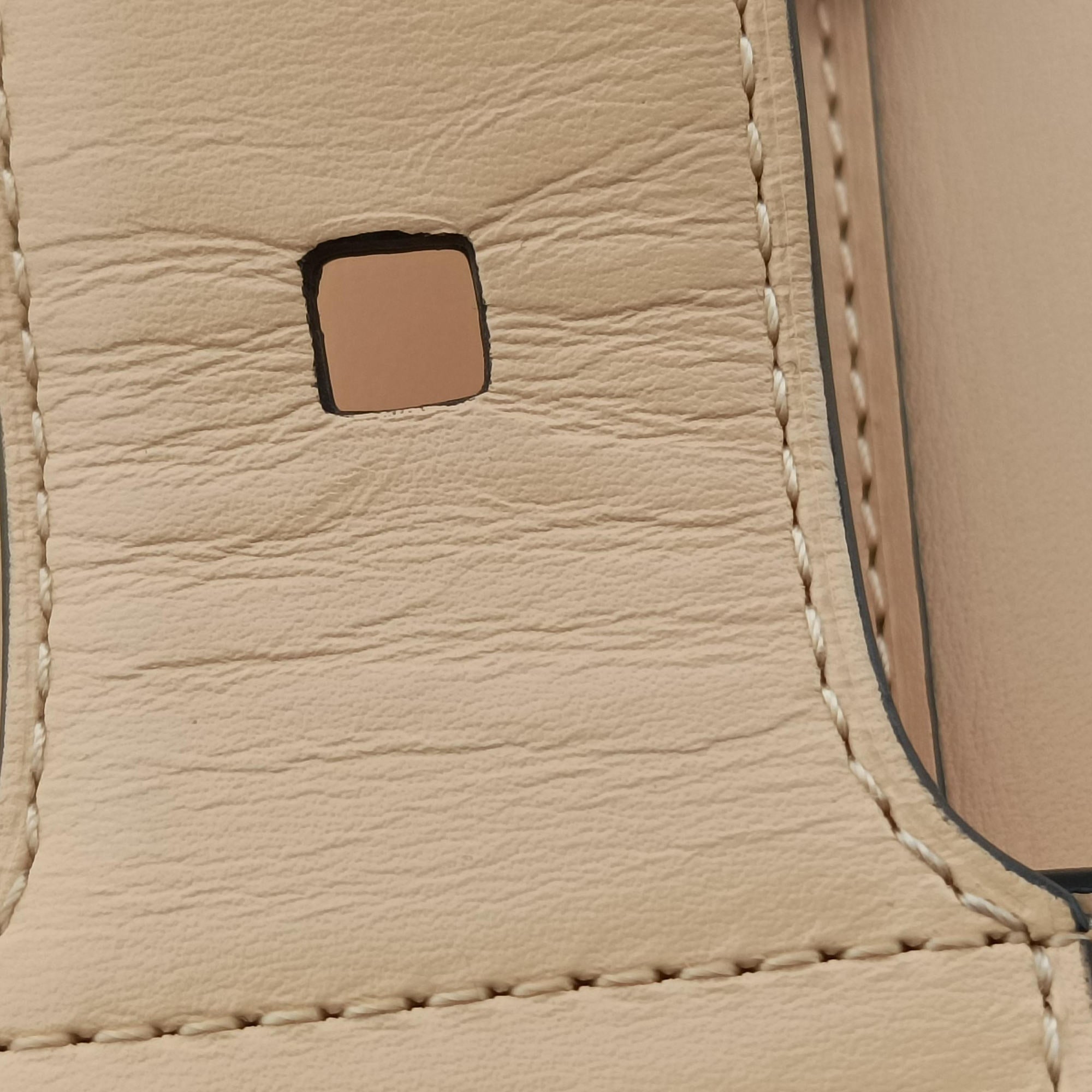 Brillant Beige Leather FO4Hブリリアント ベージュ レザー FO4H