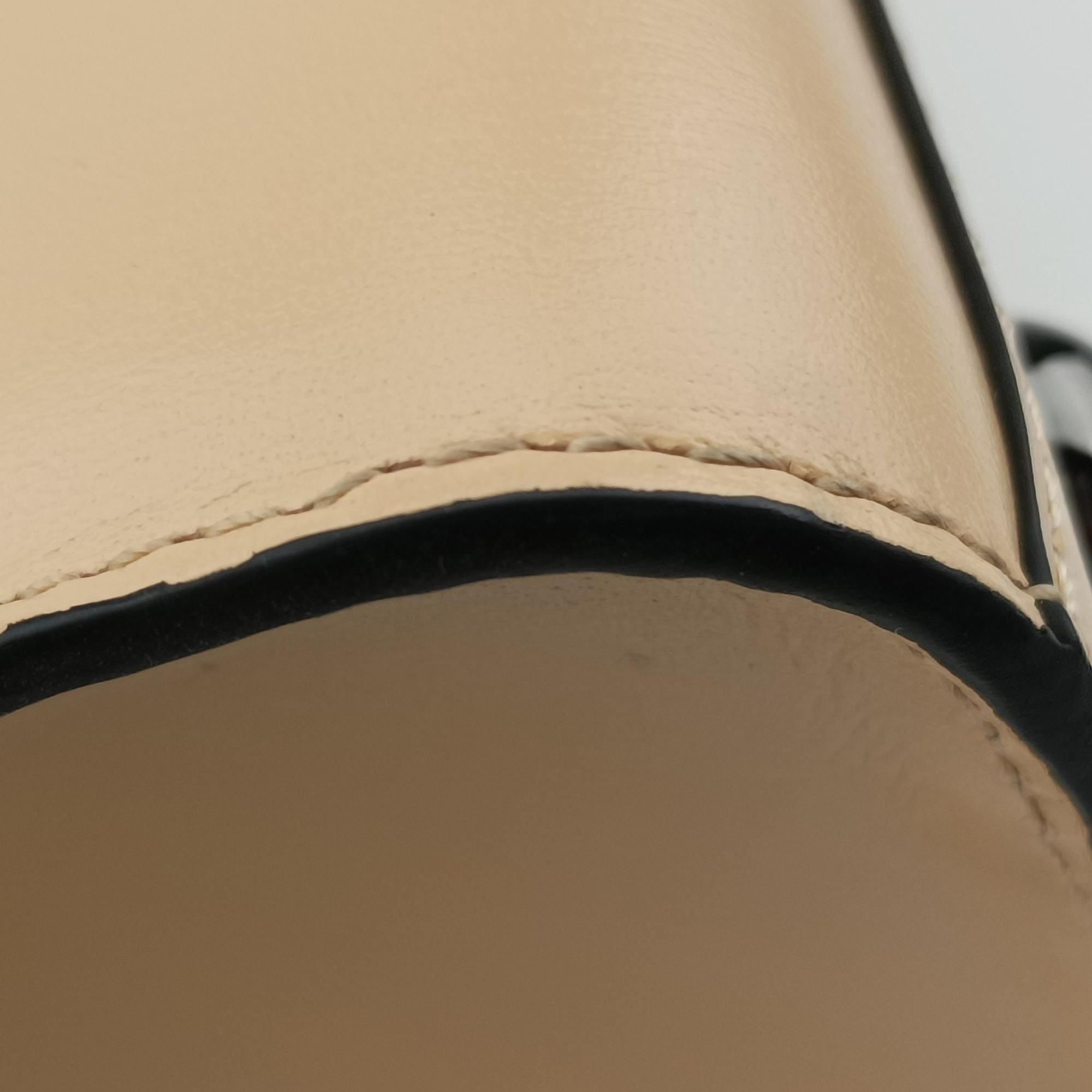 Brillant Beige Leather FO4Hブリリアント ベージュ レザー FO4H