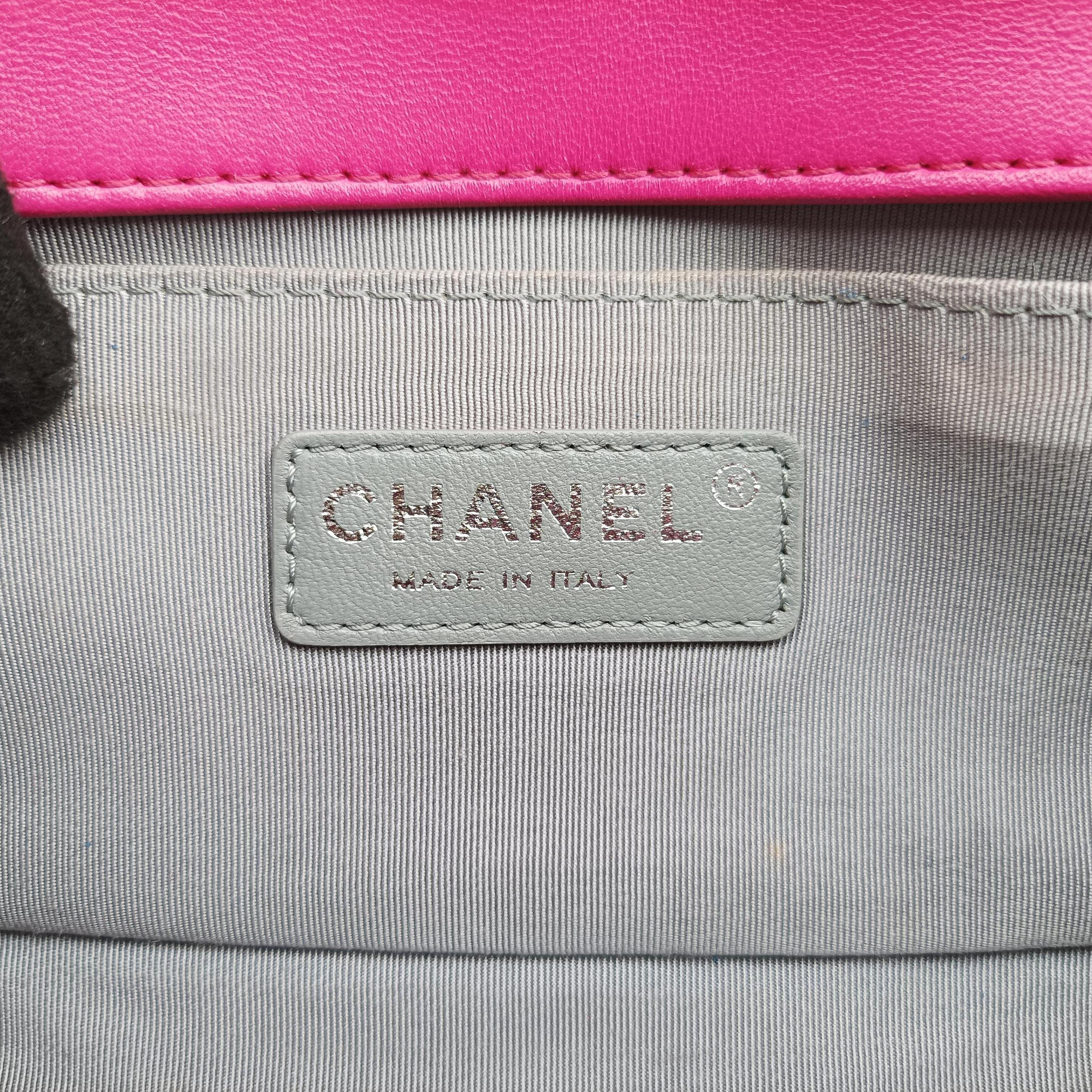 BOY CHANEL Rose velour A67416 18369592ボーイシャネル ローズ レッド ベロア A67416 18369592