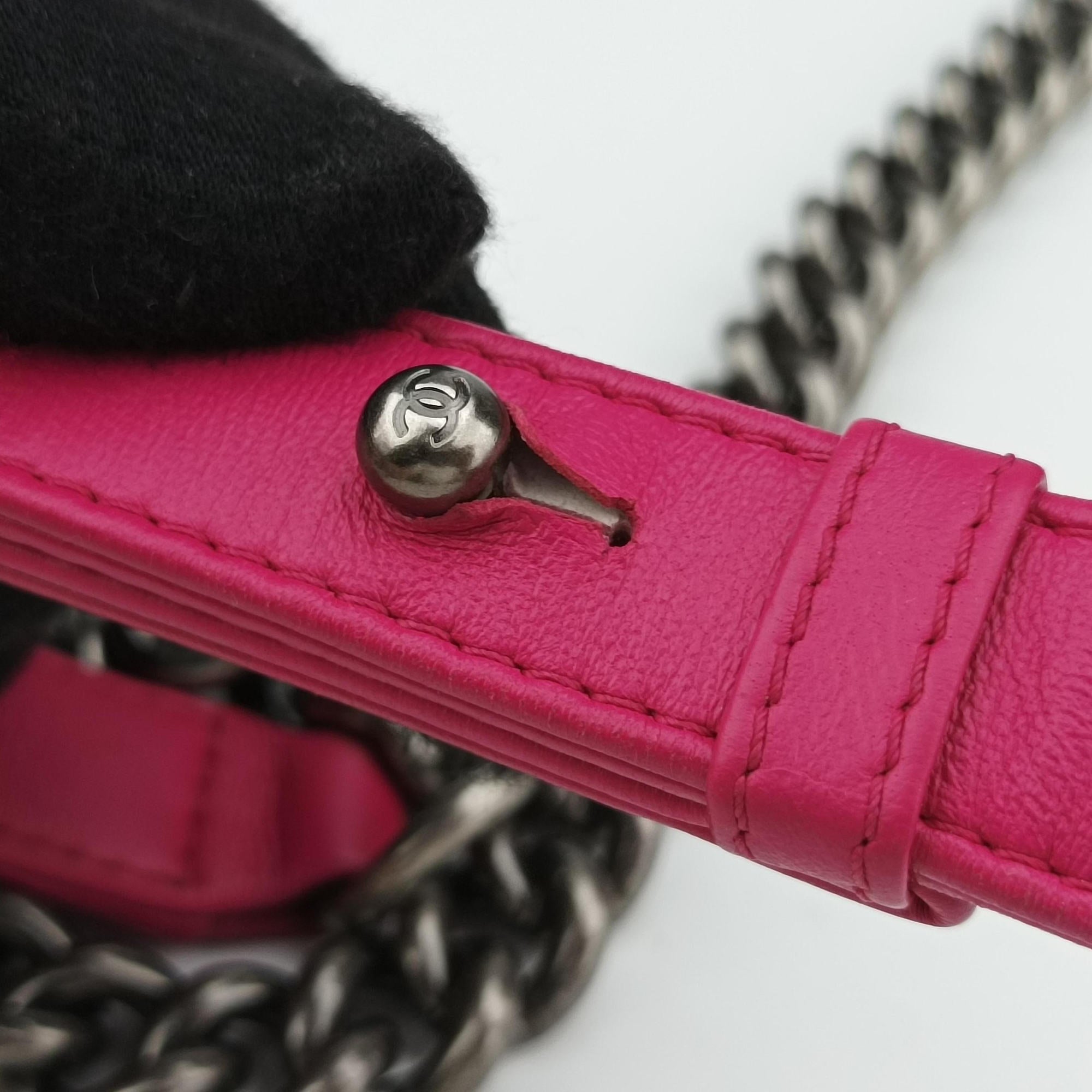 BOY CHANEL Rose velour A67416 18369592ボーイシャネル ローズ レッド ベロア A67416 18369592