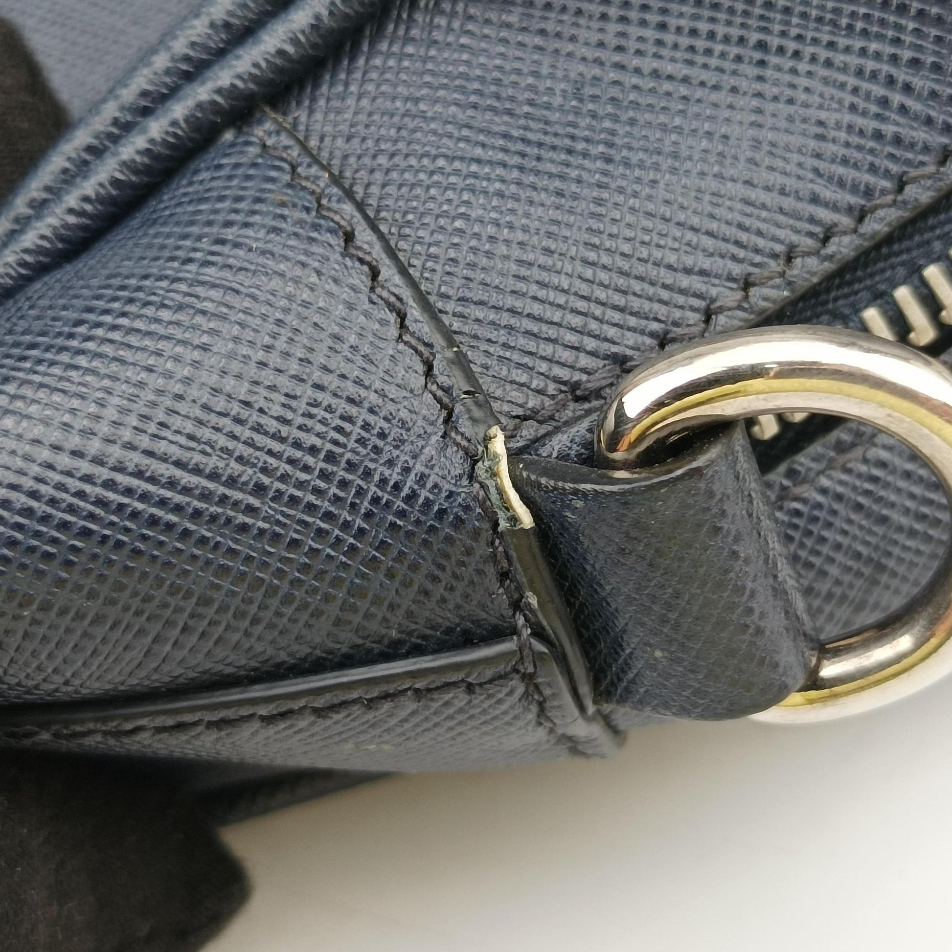Triangle Logo Plate Navy Saffiano Leather 164 7/R三角 ロゴ プレート ブルーブラック サフィアーノレザー 164 7/R