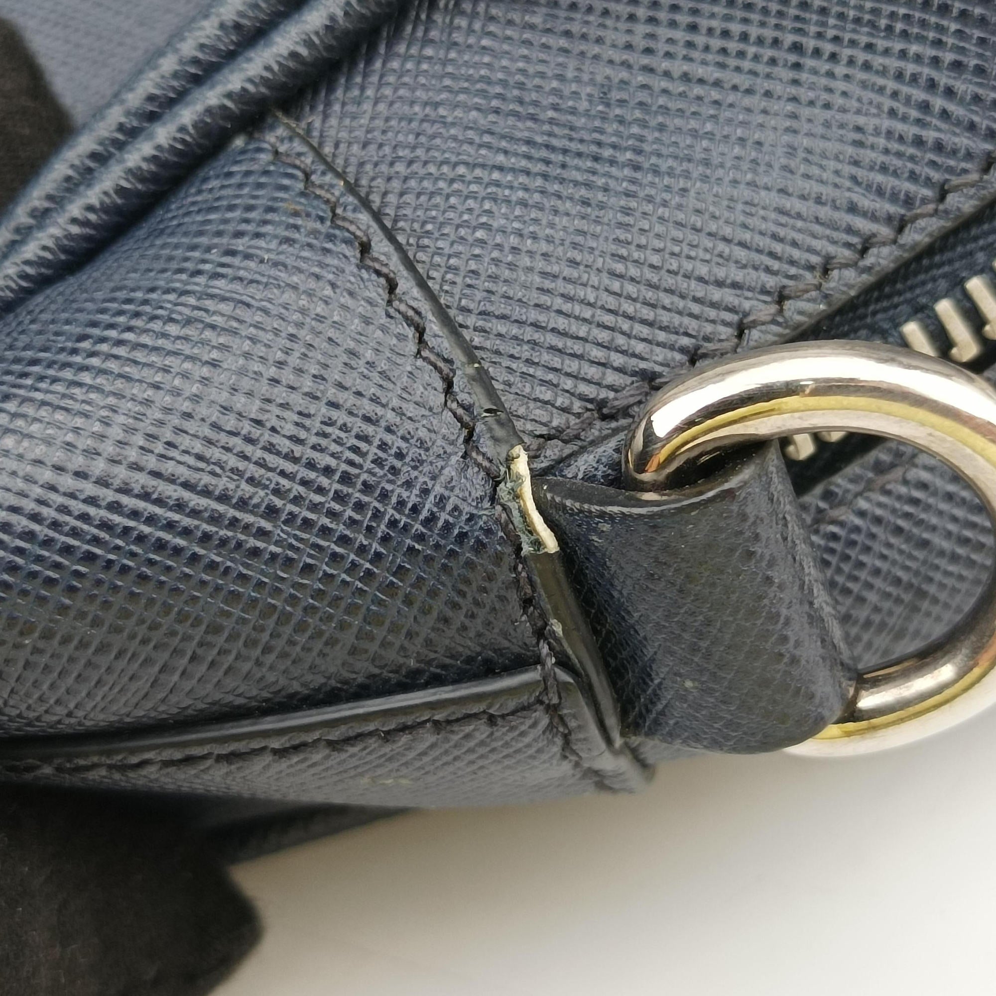 Triangle Logo Plate Navy Saffiano Leather 164 7/R三角 ロゴ プレート ブルーブラック サフィアーノレザー 164 7/R
