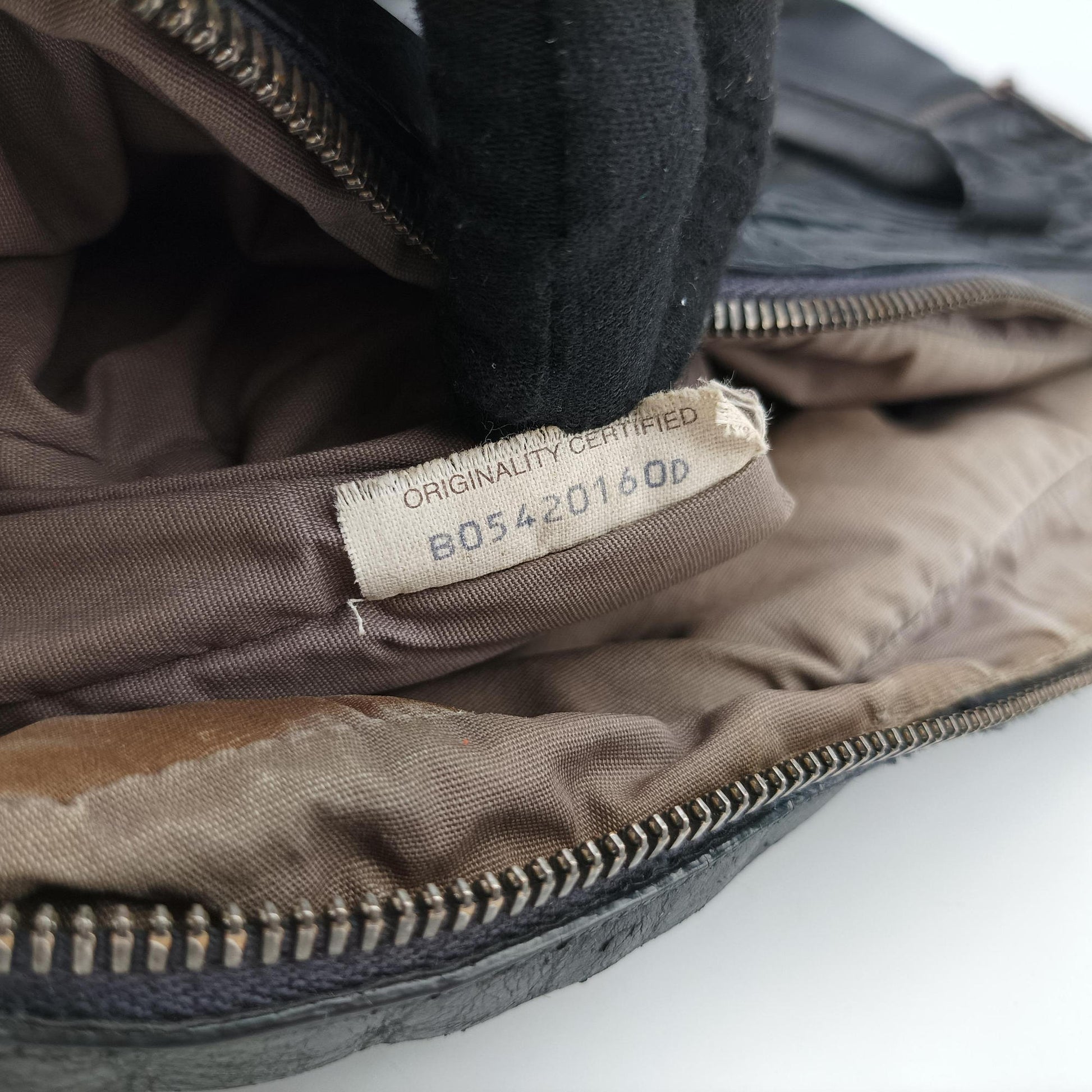Intrecciato Black lambskin B05420160Dイントレチャート ブラック ラムスキン B05420160D