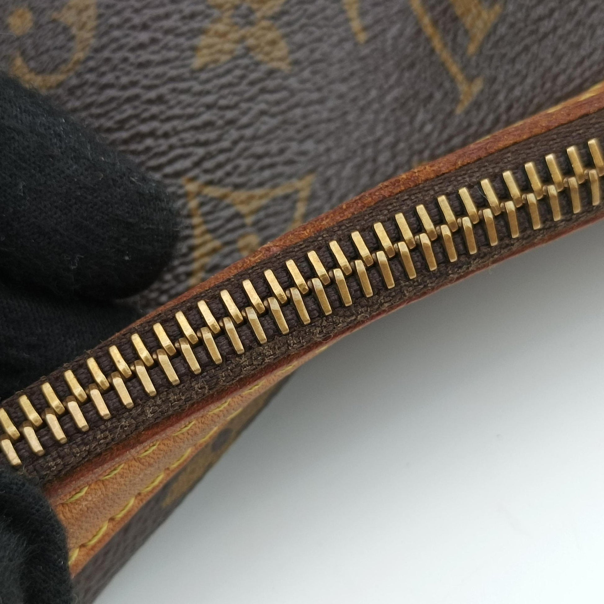 TULUM PM Brown Monogram Canvas M40076 VI1028トゥラムPM モノグラム/ブラウン モノグラムキャンバス M40076 VI1028