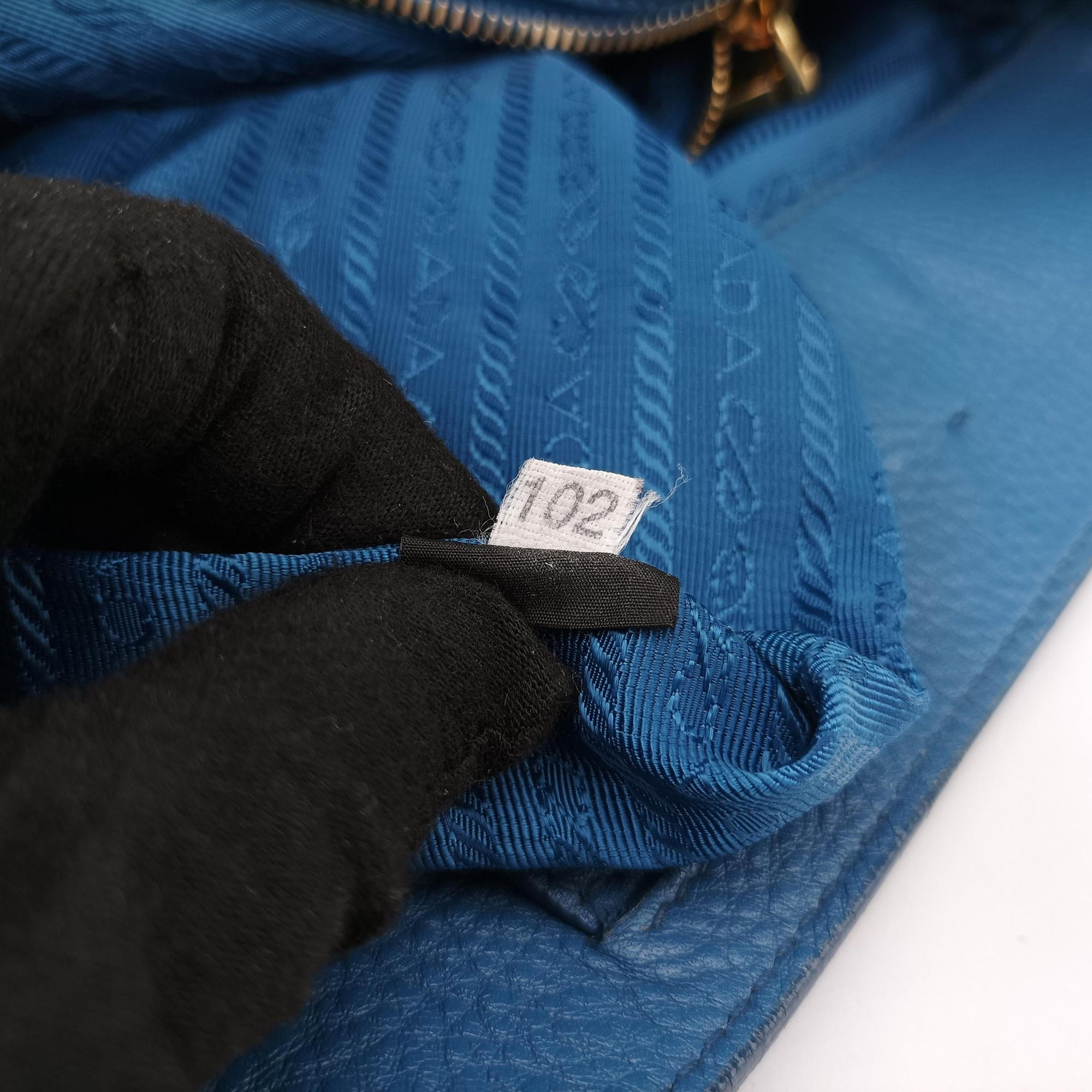Vitello Phoenix Blue Leather BN1713 102ヴィテロ フェニックス ブルー レザー BN1713 102