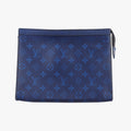 Taigarama Pochette Voyage MM Cobalt × Pacific Blue Taiga Leather × Canvas M30423 IC Chipタイガラマ ポシェット・ヴォワヤージュ MM コバルト × パシフィック・ブルー タイガ・レザー × モノグラム M30423 ICチップ