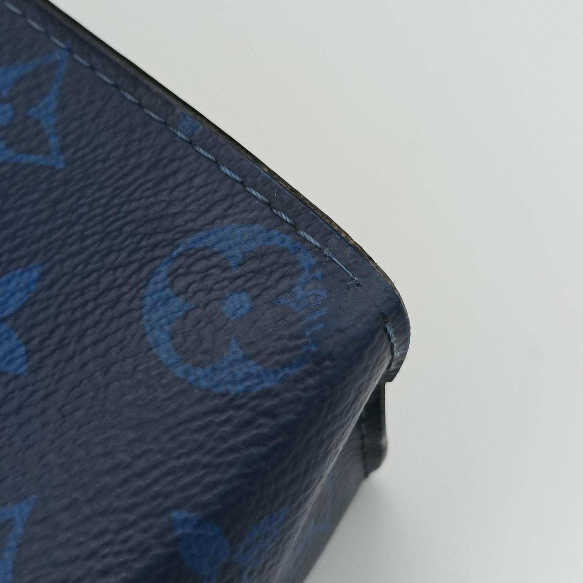 Taigarama Pochette Voyage MM Cobalt × Pacific Blue Taiga Leather × Canvas M30423 IC Chipタイガラマ ポシェット・ヴォワヤージュ MM コバルト × パシフィック・ブルー タイガ・レザー × モノグラム M30423 ICチップ