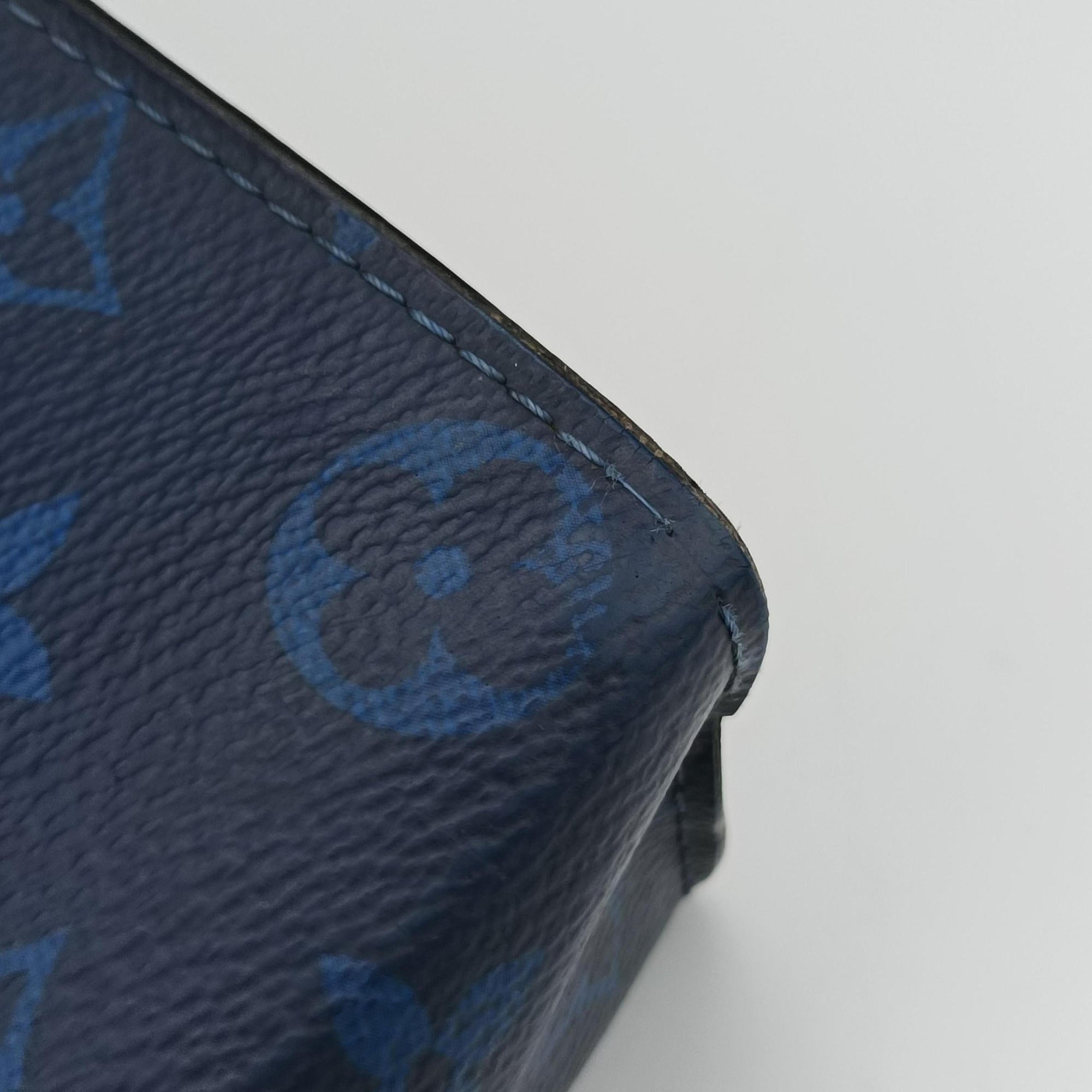 Taigarama Pochette Voyage MM Cobalt × Pacific Blue Taiga Leather × Canvas M30423 IC Chipタイガラマ ポシェット・ヴォワヤージュ MM コバルト × パシフィック・ブルー タイガ・レザー × モノグラム M30423 ICチップ
